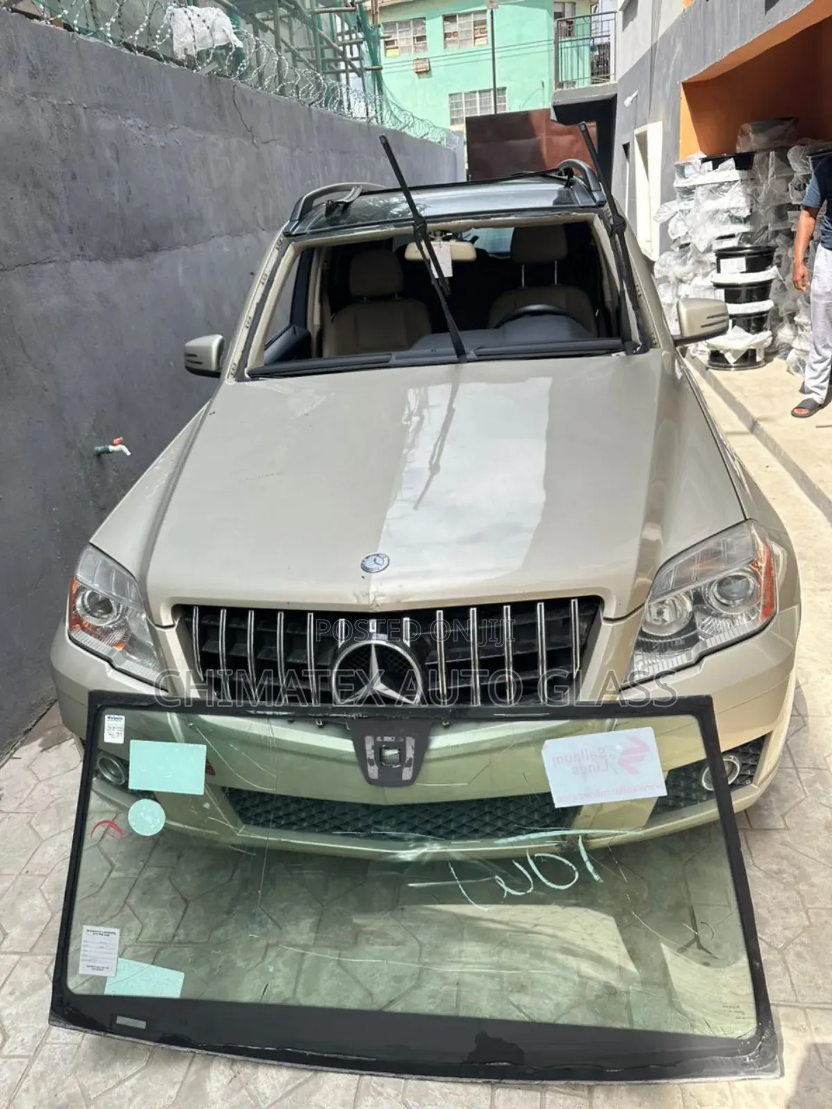 Glk350 Windscreen Glass Available