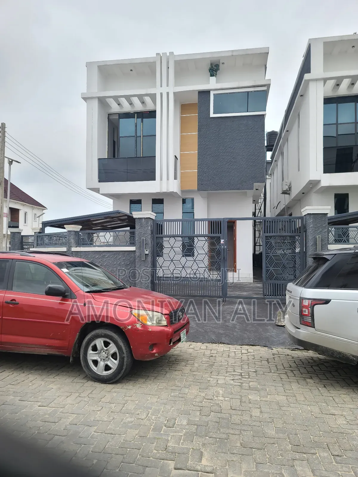 4bdrm Duplex in Hrc Estate, Lekki for sale