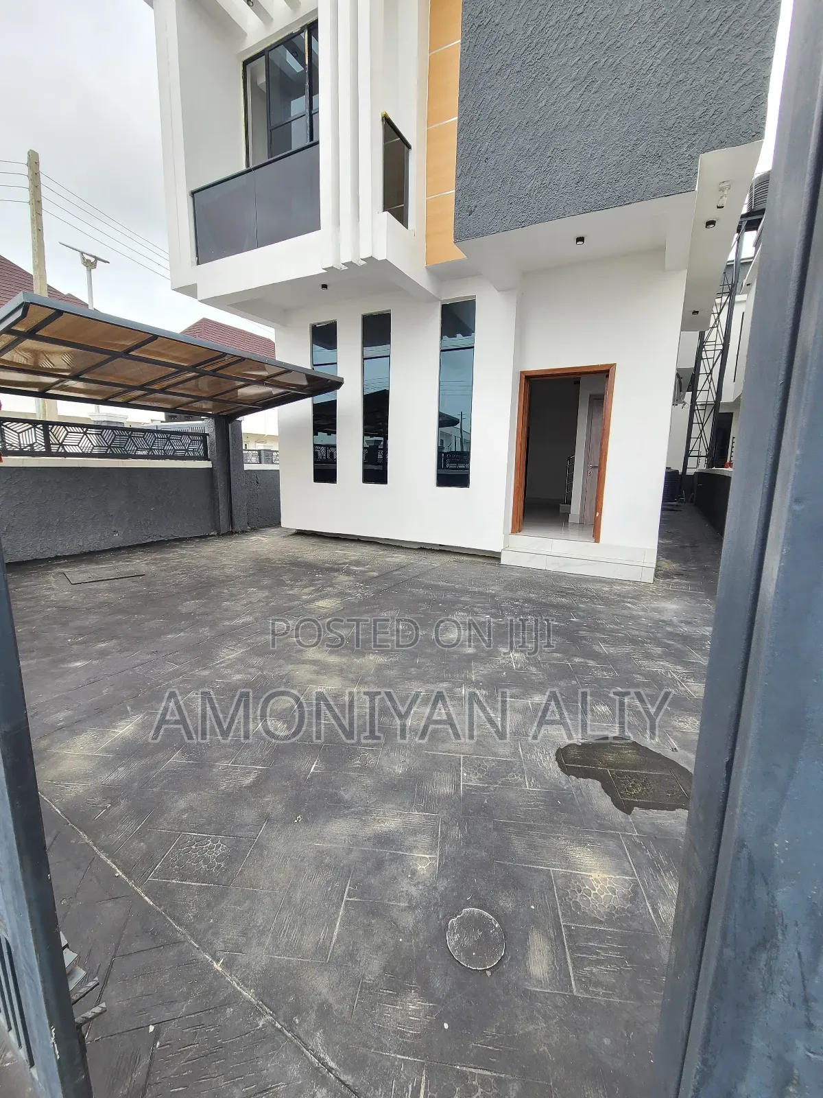 4bdrm Duplex in Hrc Estate, Lekki for sale