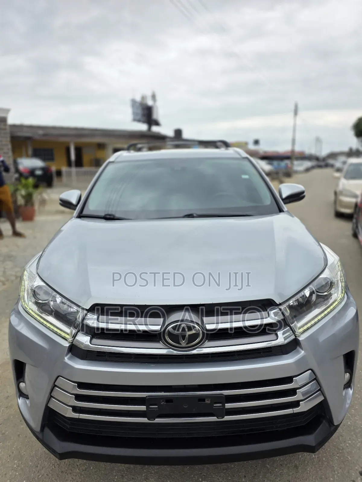 Toyota Highlander XLE 4x4 V6 (3.5L 6cyl 8A) 2017 Silver