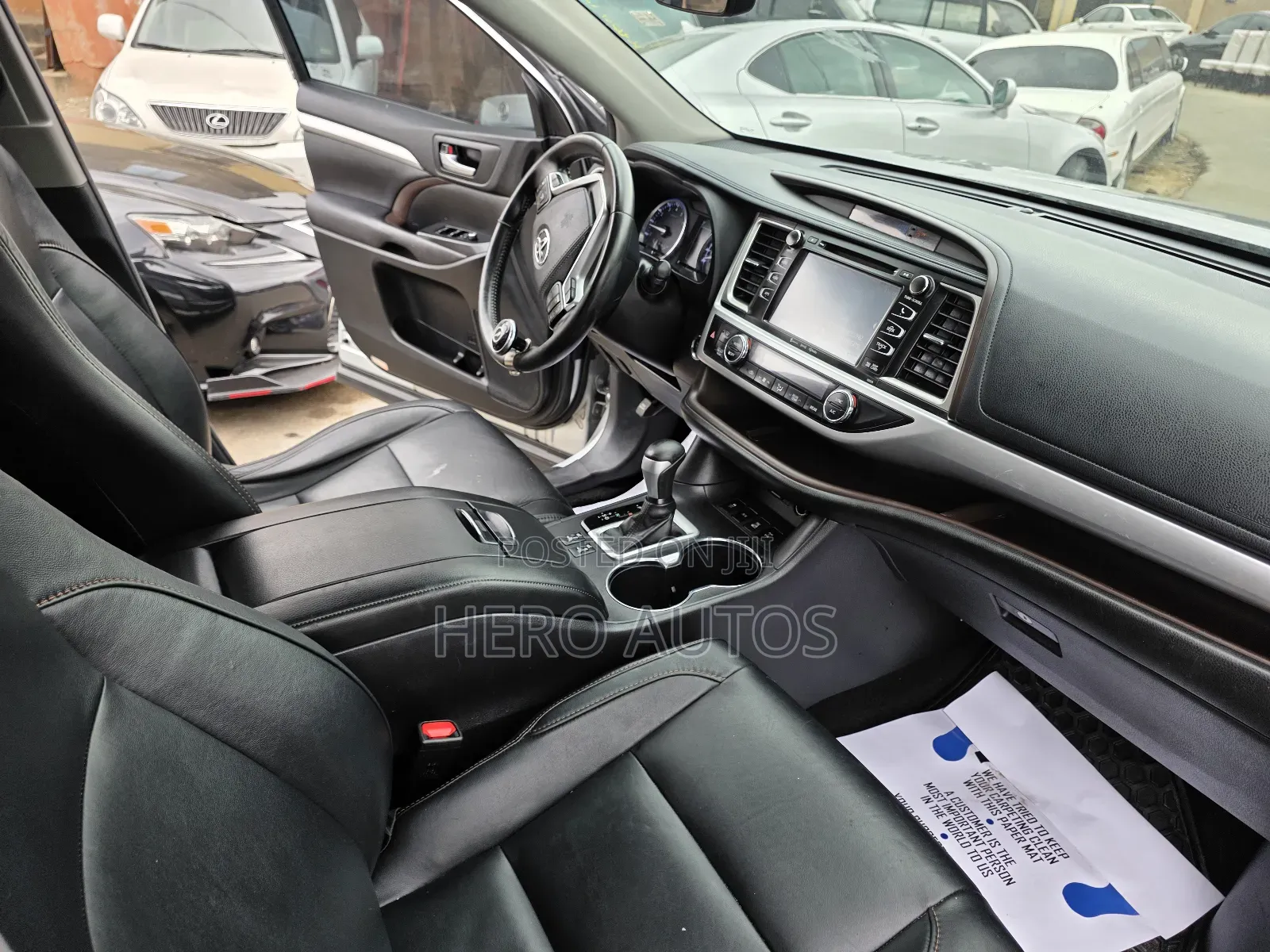 Toyota Highlander XLE 4x4 V6 (3.5L 6cyl 8A) 2017 Silver