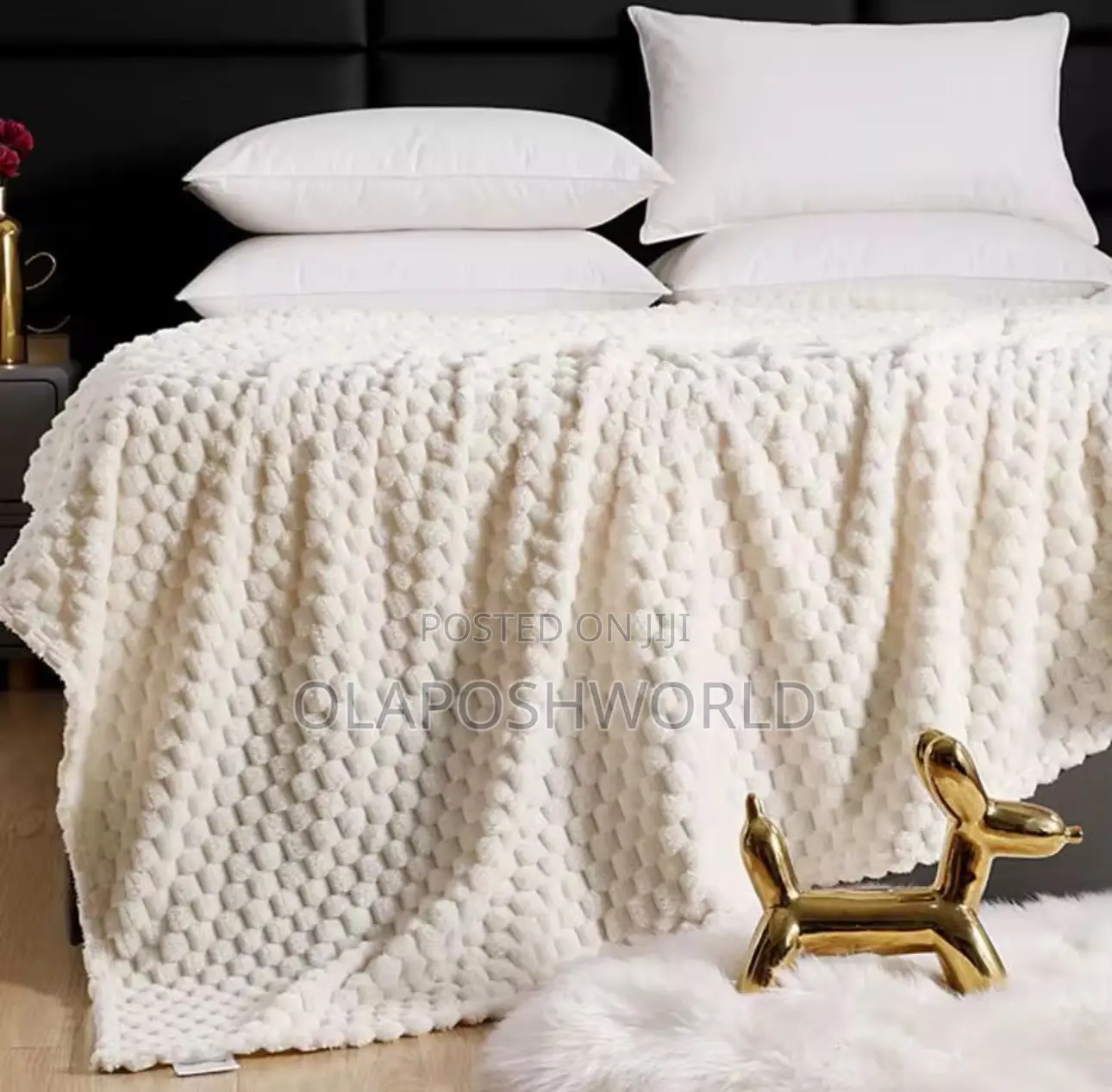 Creamy Cozyloom Sofa Blanket