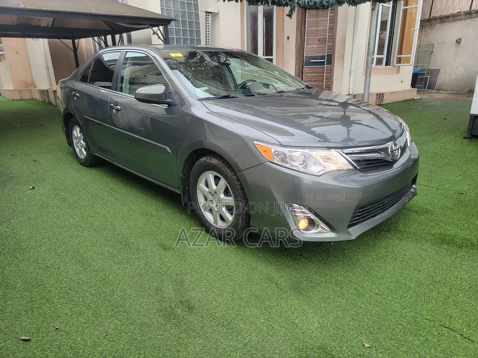 Toyota Camry LE 4dr Sedan (2.5L 4cyl 6A) 2013 Gray