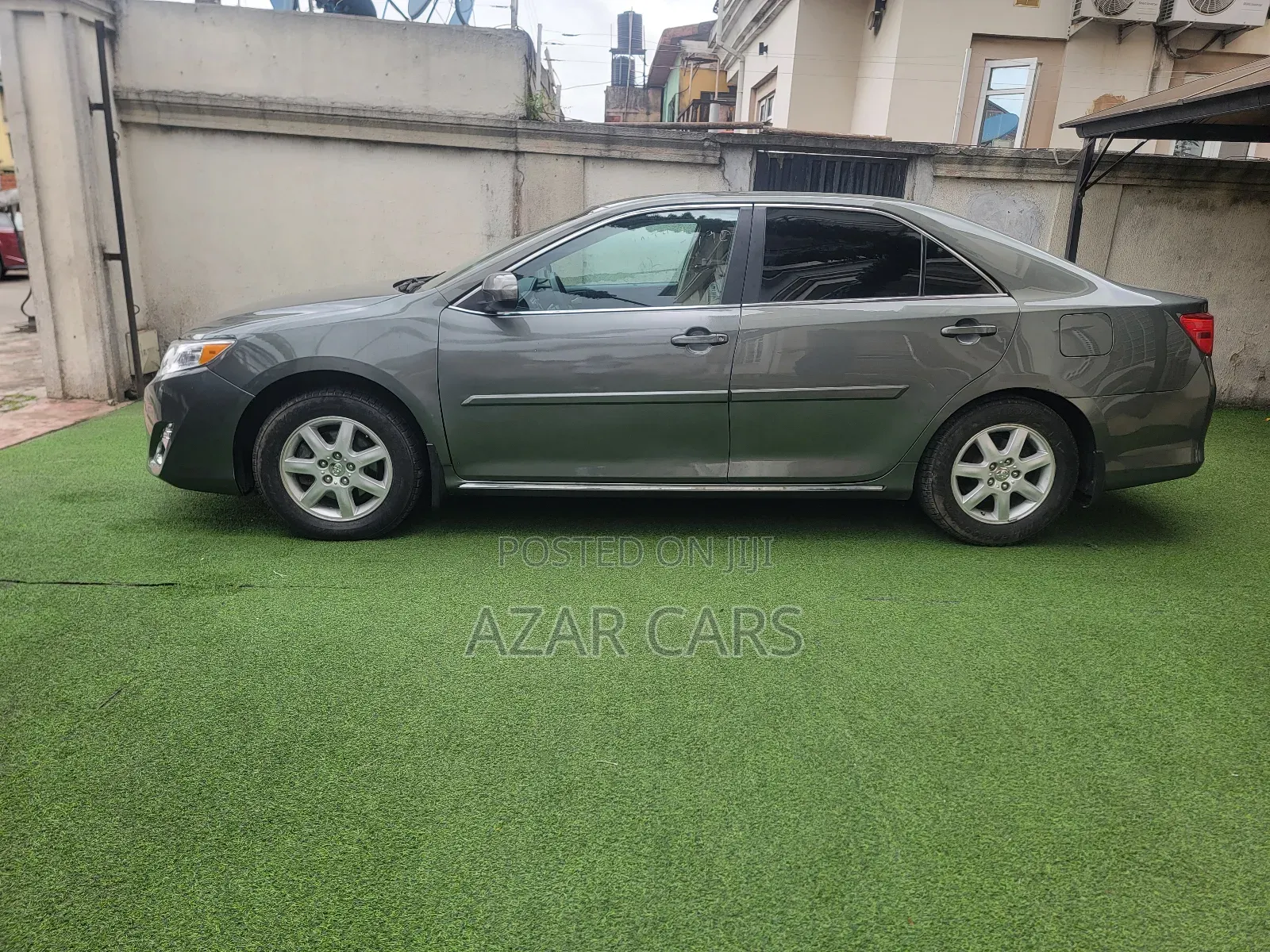 Toyota Camry LE 4dr Sedan (2.5L 4cyl 6A) 2013 Gray