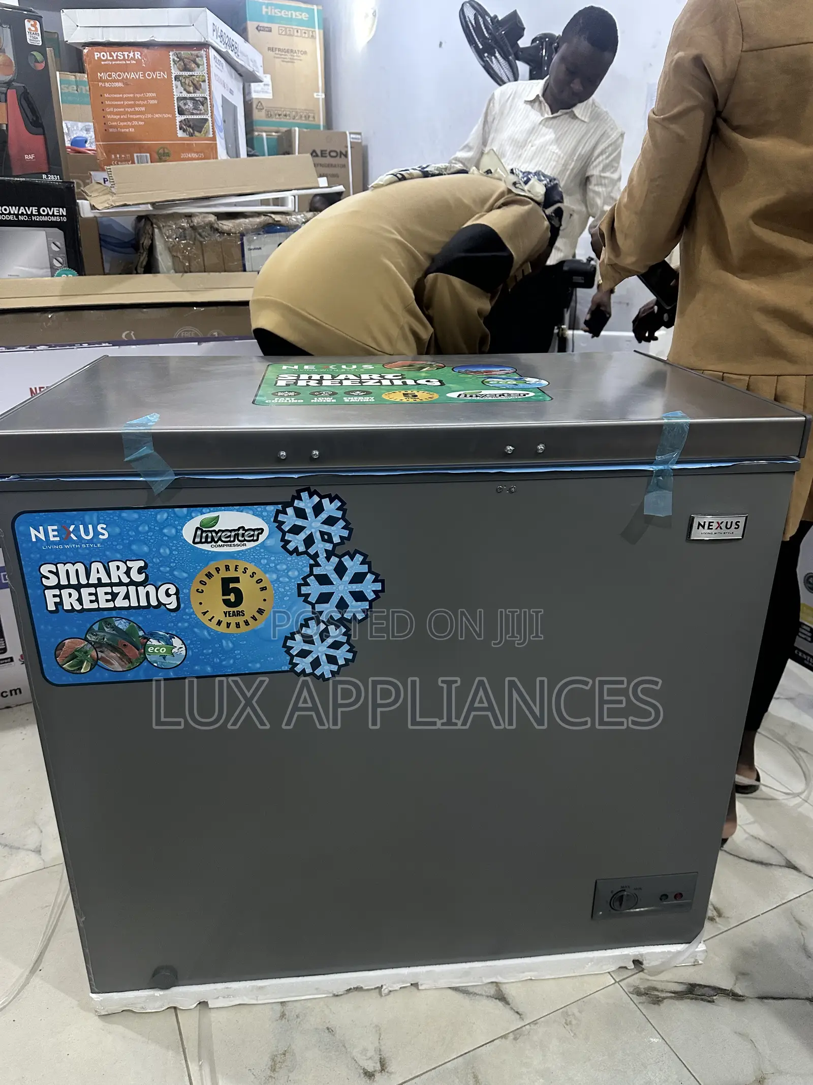 Nexus 200l Roomy Chest Freezer Features an Easy to Clean Interior
