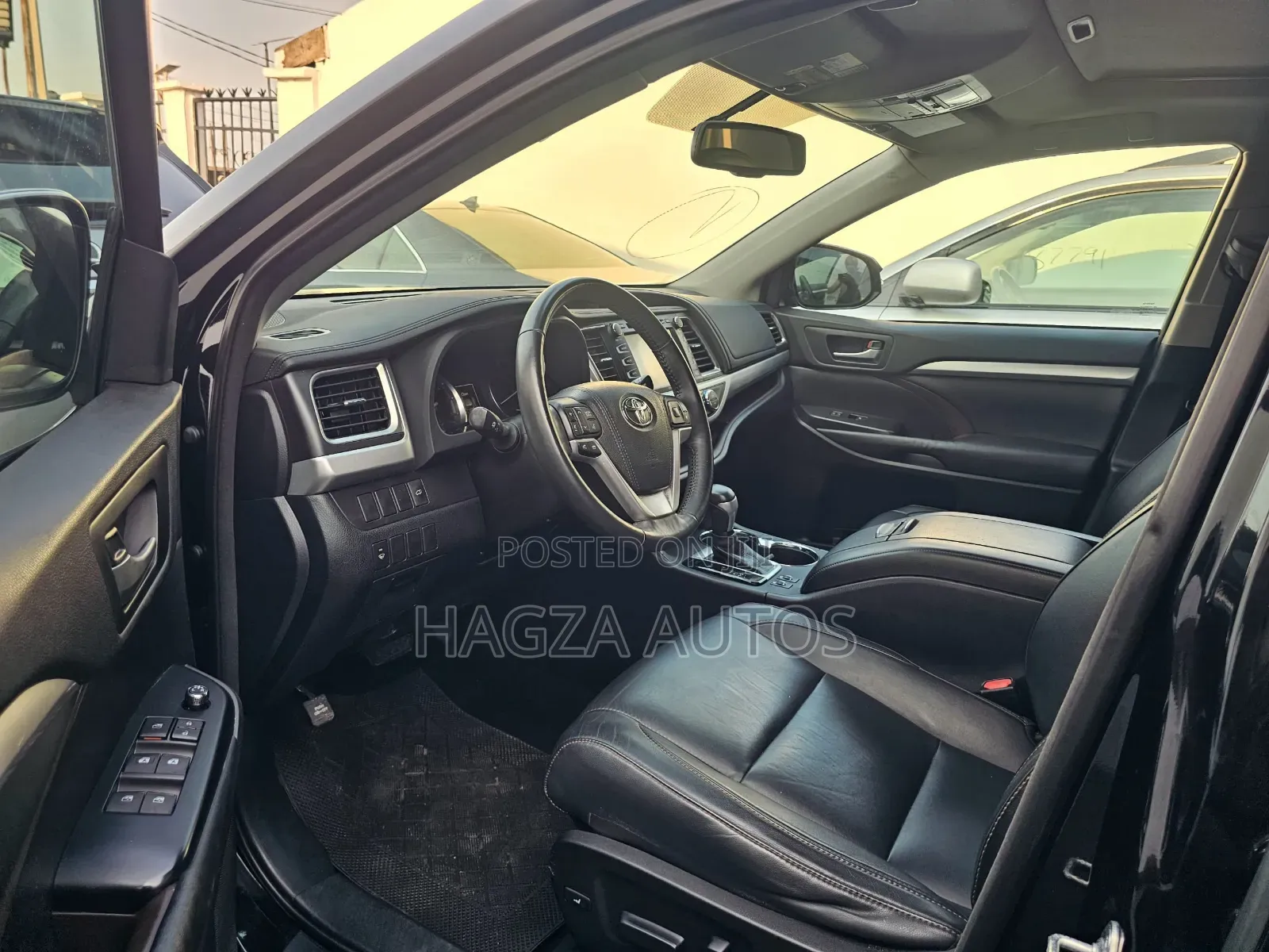 Toyota Highlander XLE V6 4x4 (3.5L 6cyl 6A) 2016 Black