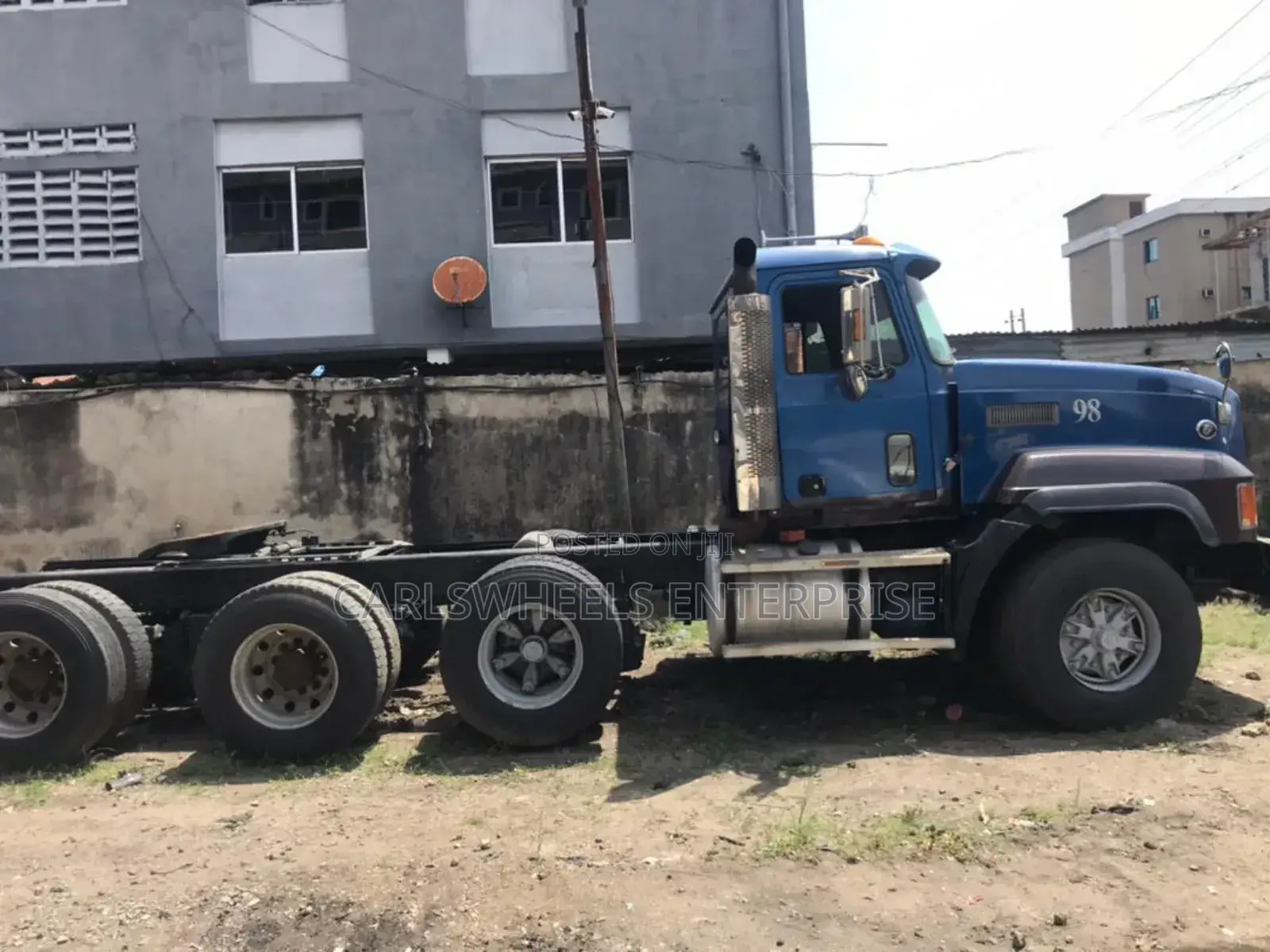 Direct Tokunbo Ch Mack Trailer Head.