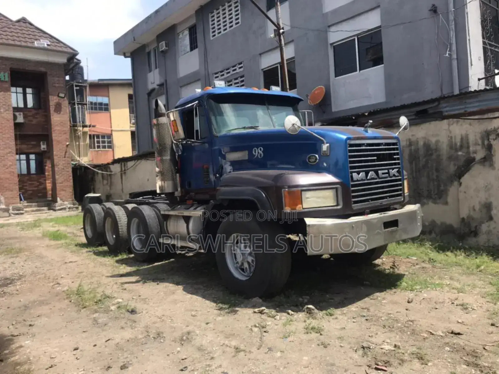 Direct Tokunbo Ch Mack Trailer Head.