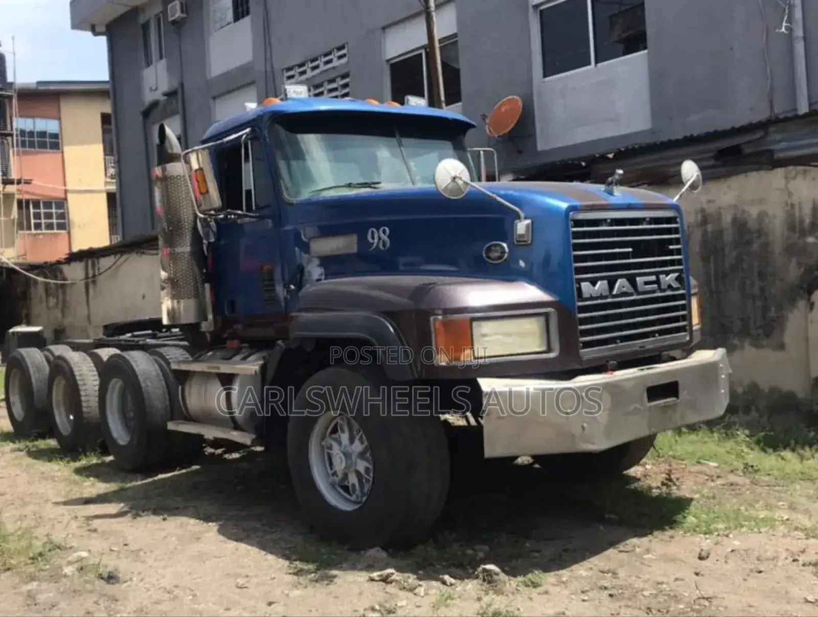 Direct Tokunbo Ch Mack Trailer Head.