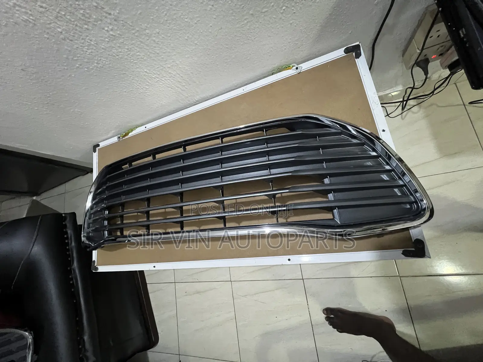 Toyota Avalon 2018 Down Grill