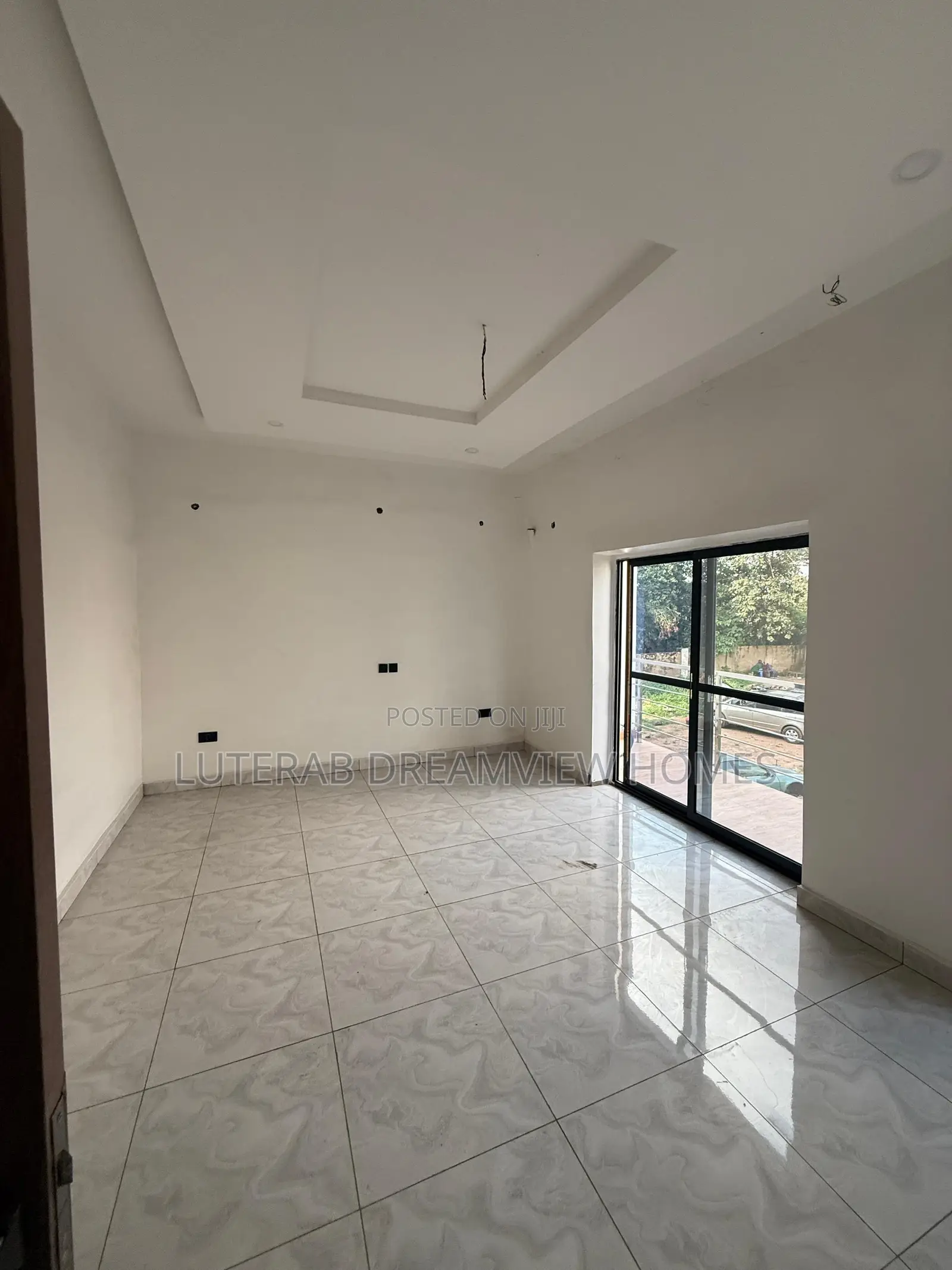 4bdrm Townhouse/Terrace in Mabushi for sale
