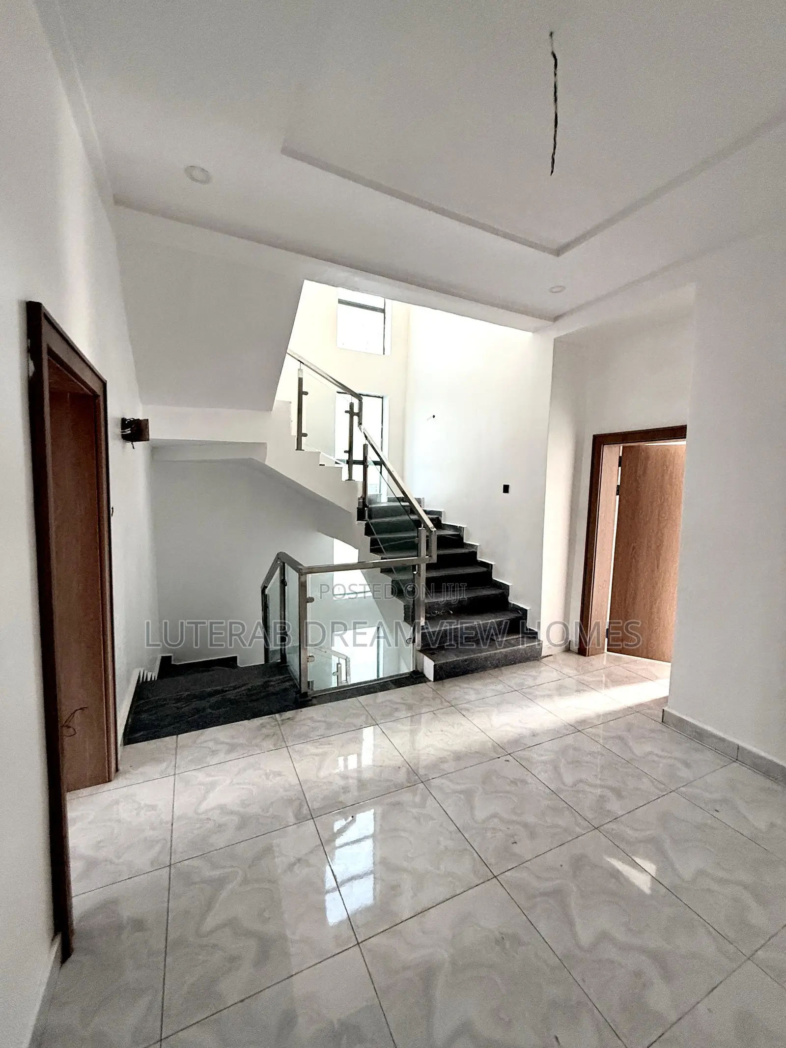 4bdrm Townhouse/Terrace in Mabushi for sale