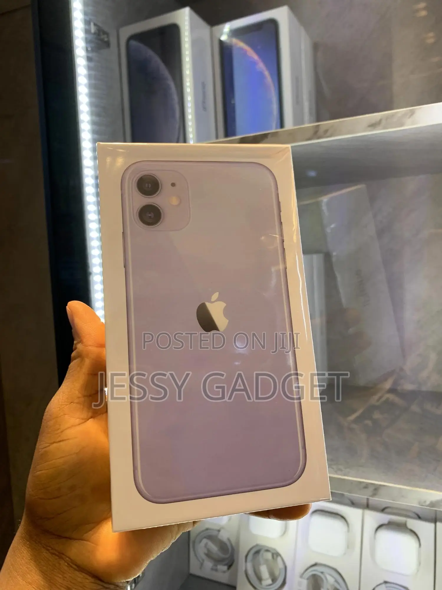 New Apple iPhone 11 64 GB Purple
