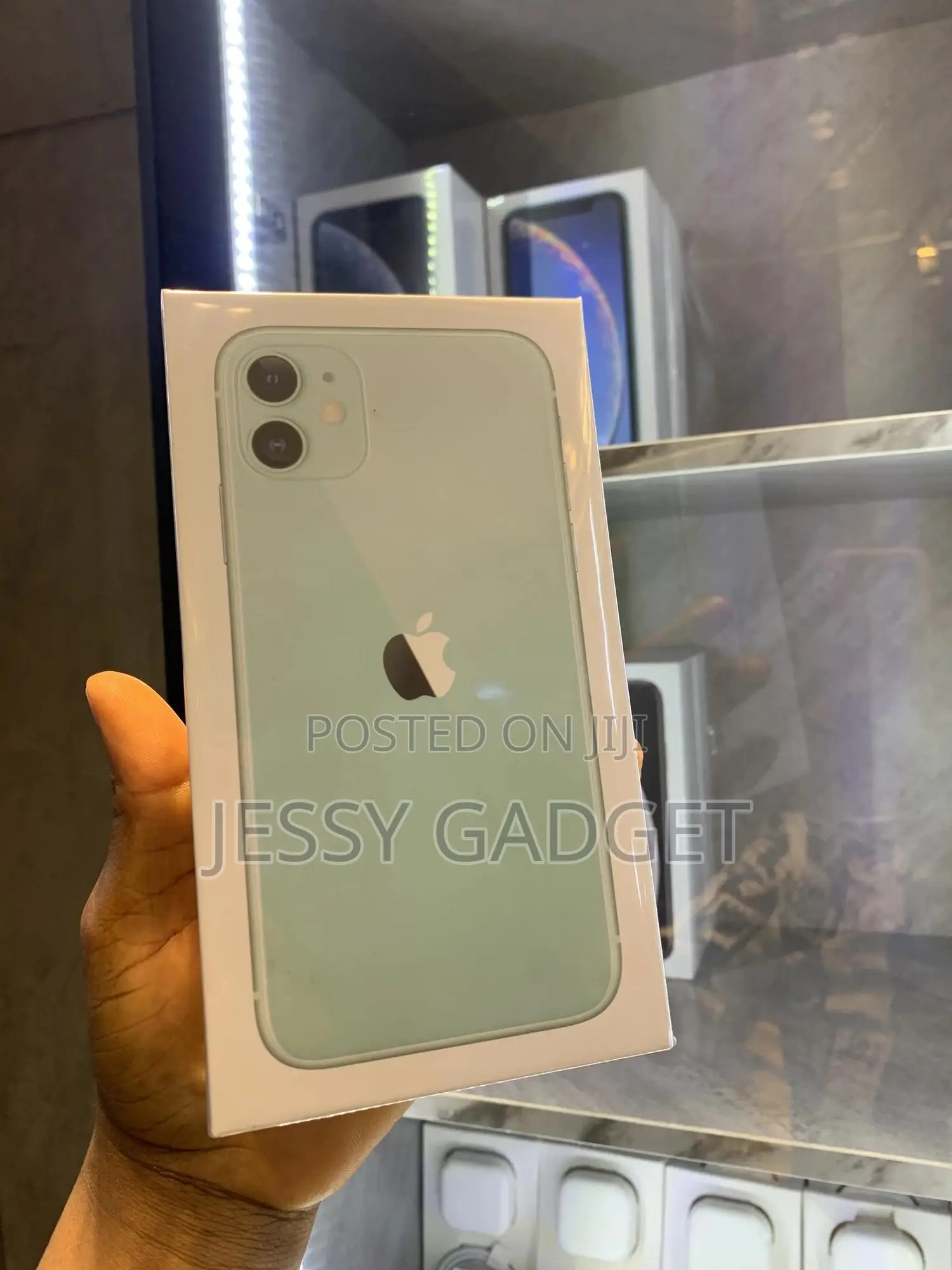 New Apple iPhone 11 128 GB Green