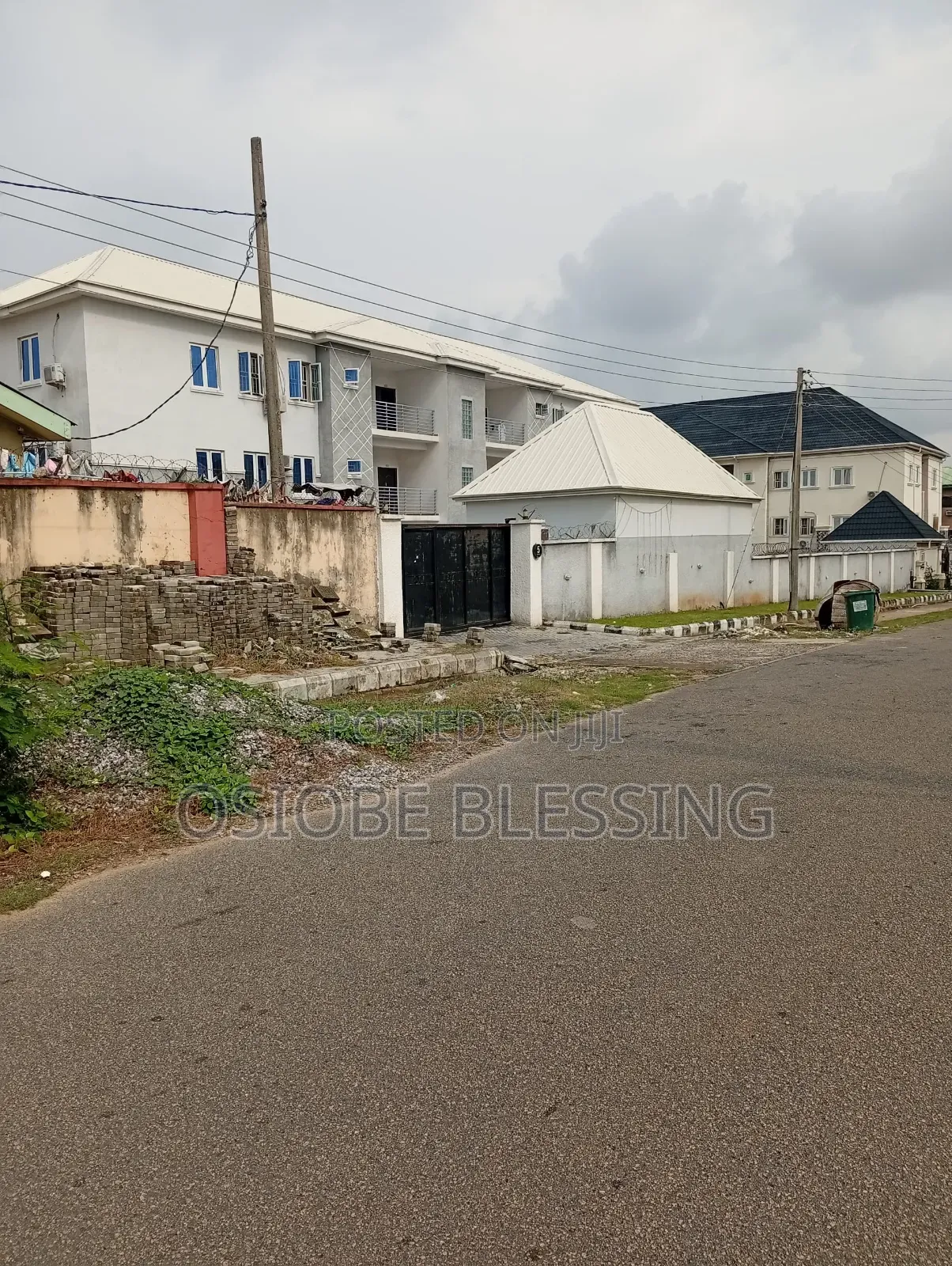 3bedrooms in a Secured Estate in Gwarimpa