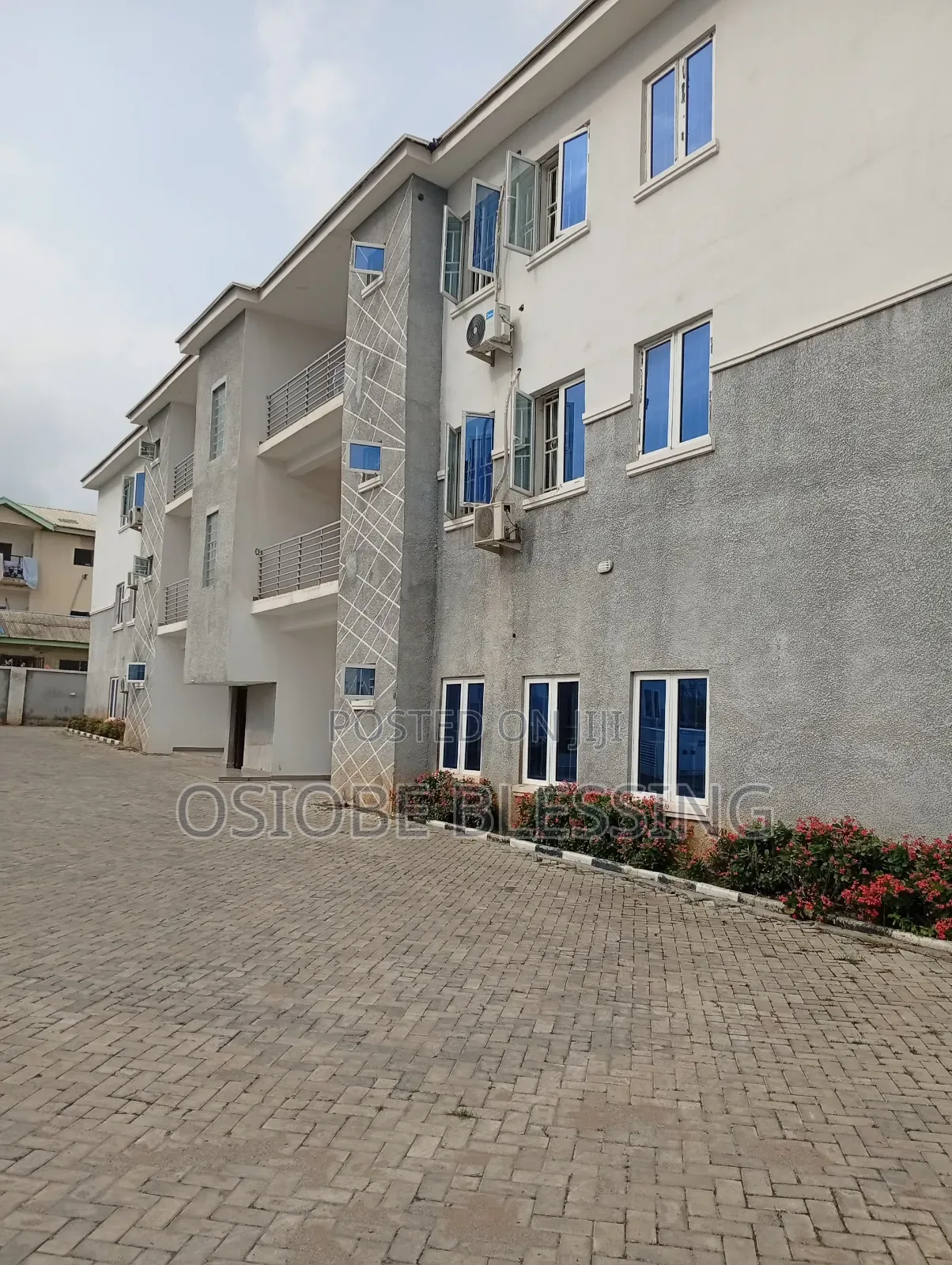 3bedrooms in a Secured Estate in Gwarimpa