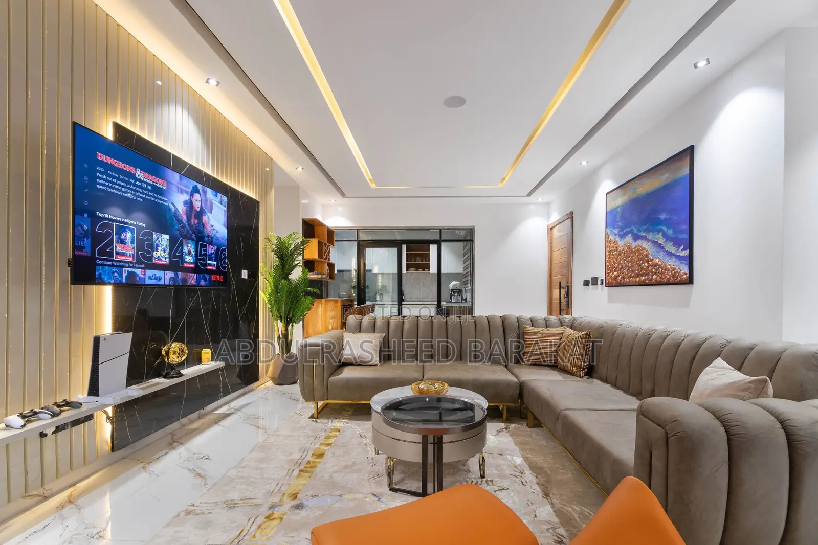2 Bedroom Apartment With Pool, Gym, Elevator, Air Hockey and Ps5