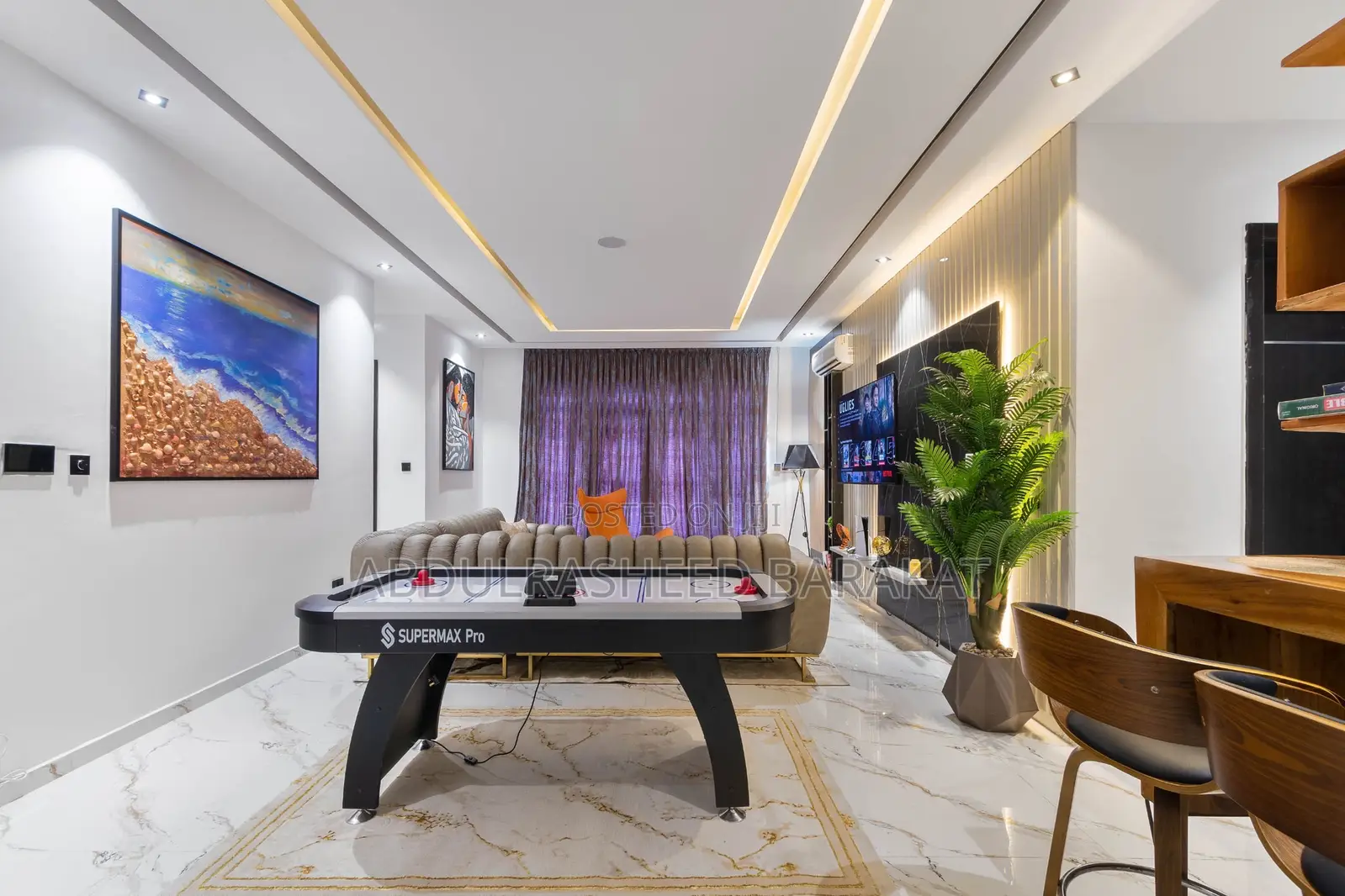 2 Bedroom Apartment With Pool, Gym, Elevator, Air Hockey and Ps5