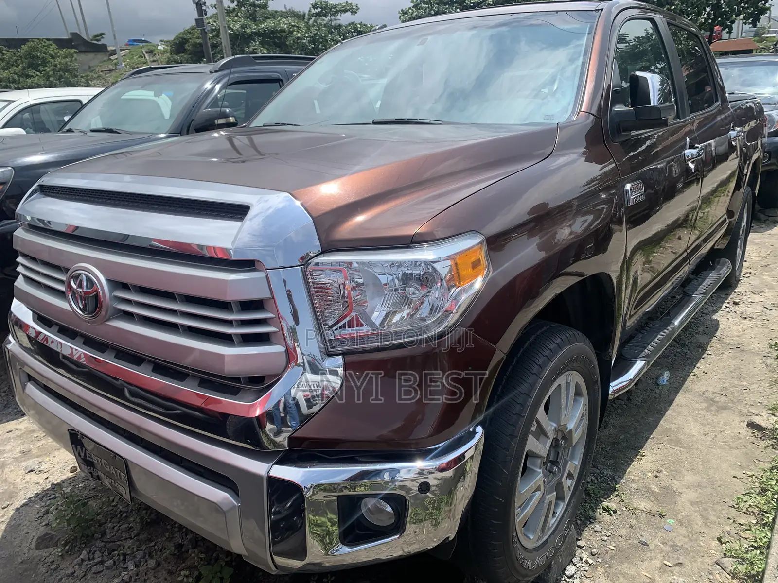 Toyota Tundra 2015 Brown