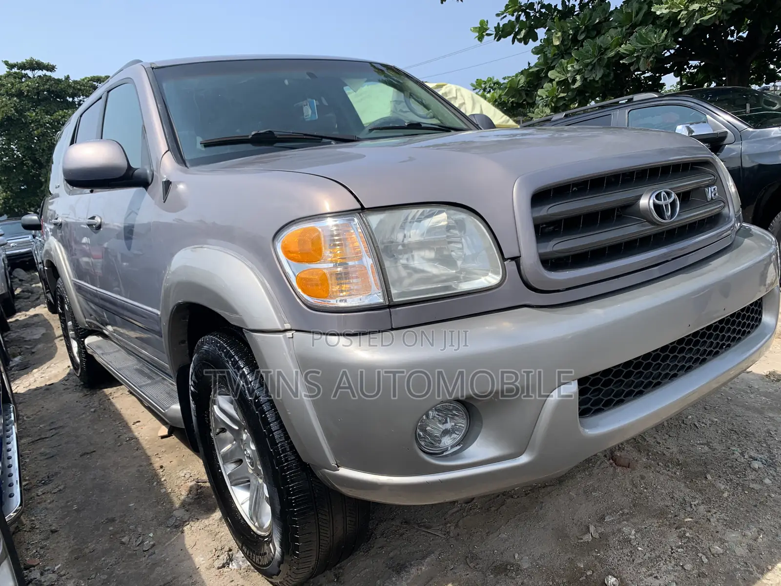 Toyota Sequoia Limited 4dr SUV 4WD (4.7L 8cyl 4A) 2004 Gray