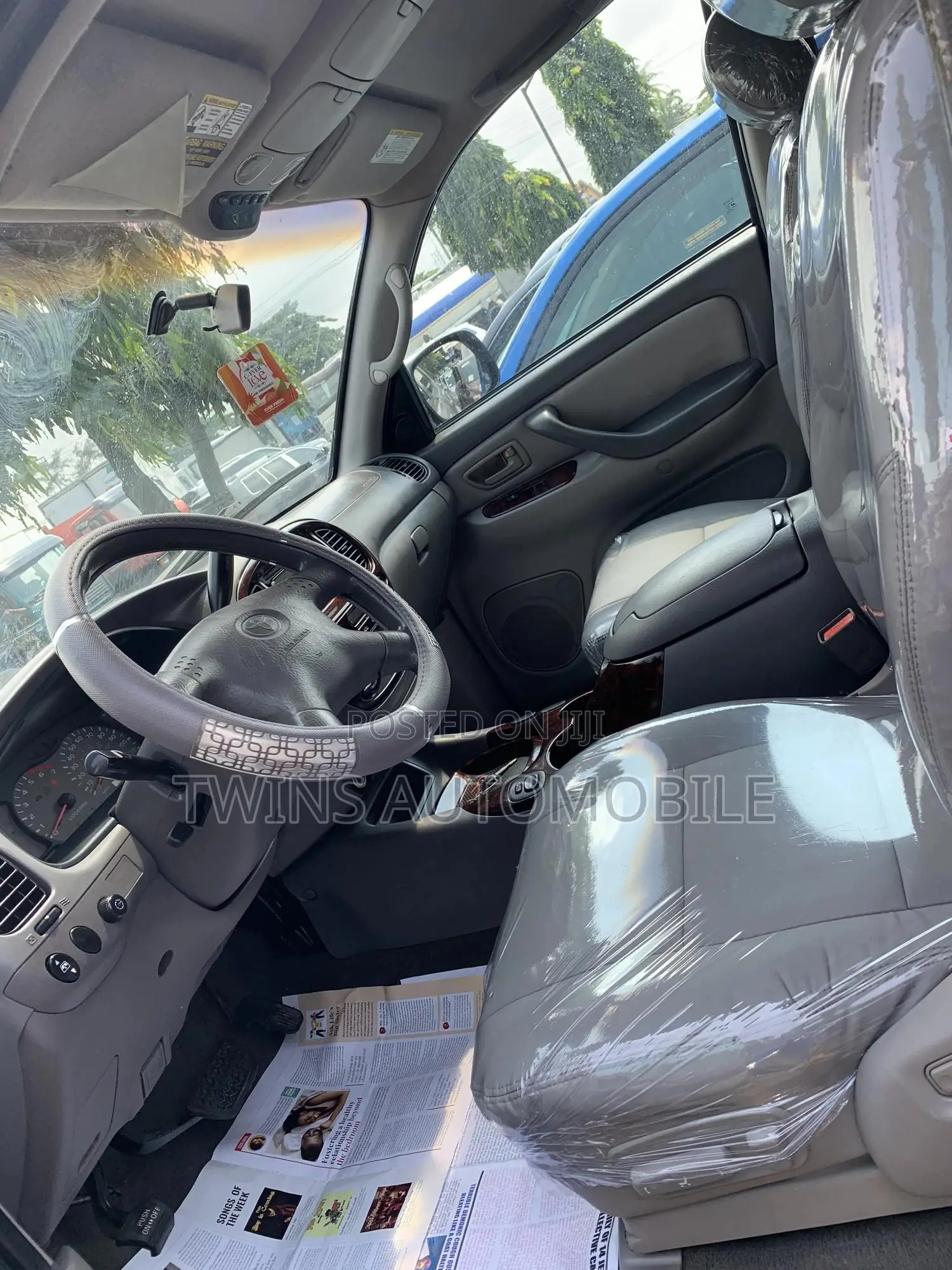 Toyota Sequoia Limited 4dr SUV 4WD (4.7L 8cyl 4A) 2004 Gray