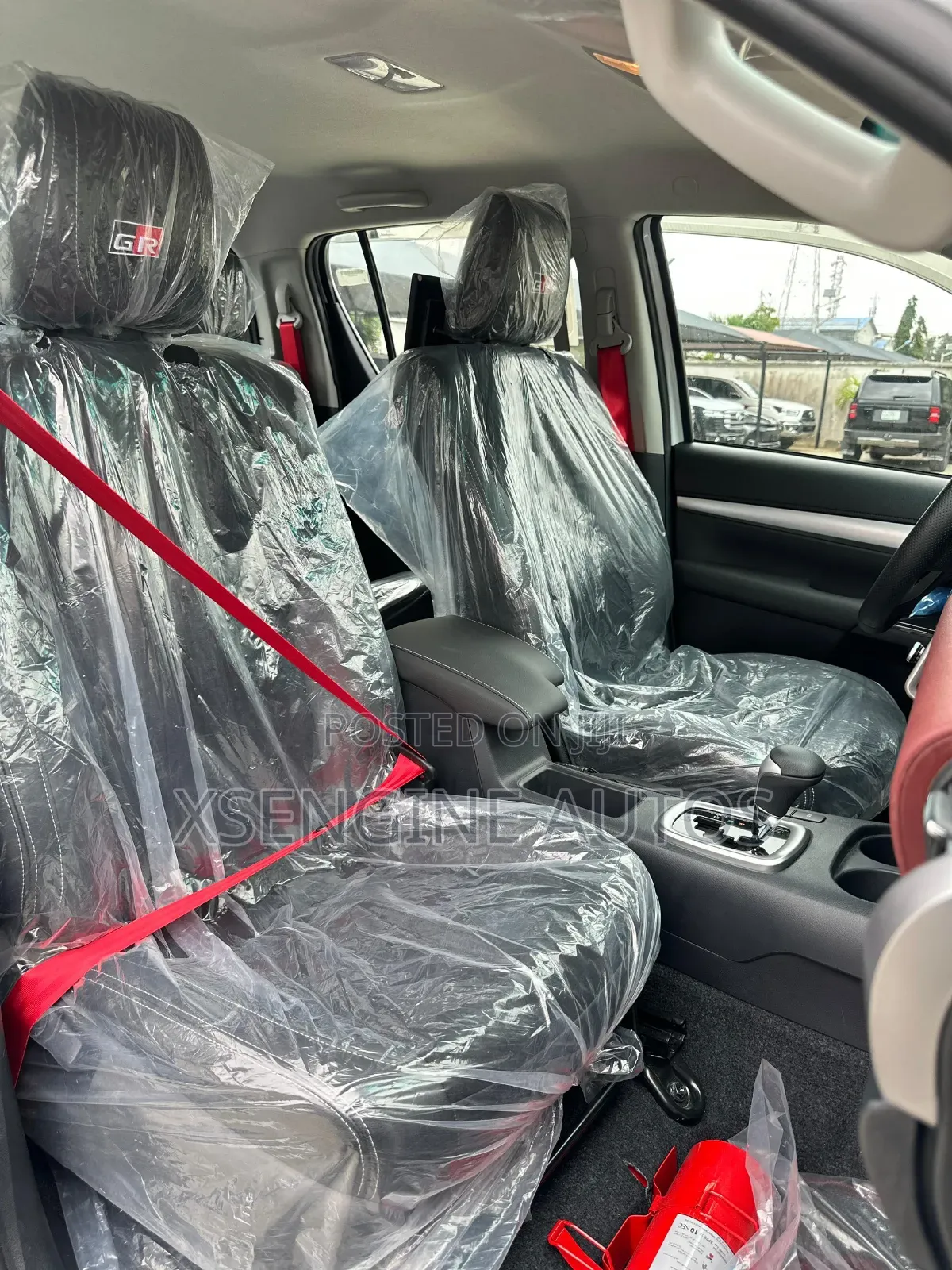 New Toyota Hilux 2025 White