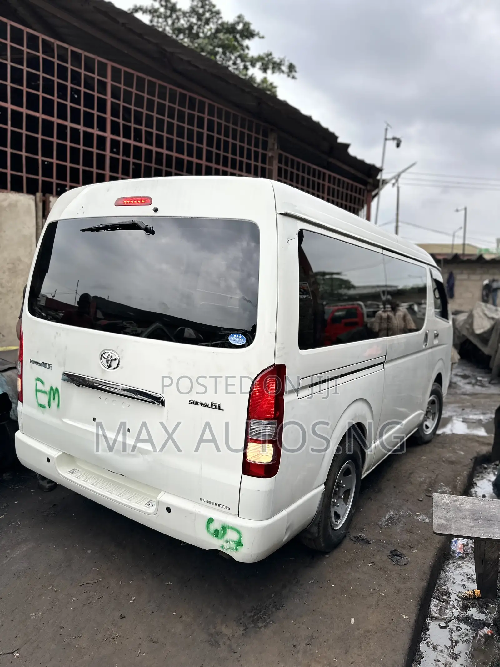 Toyota HiAce 2009 White
