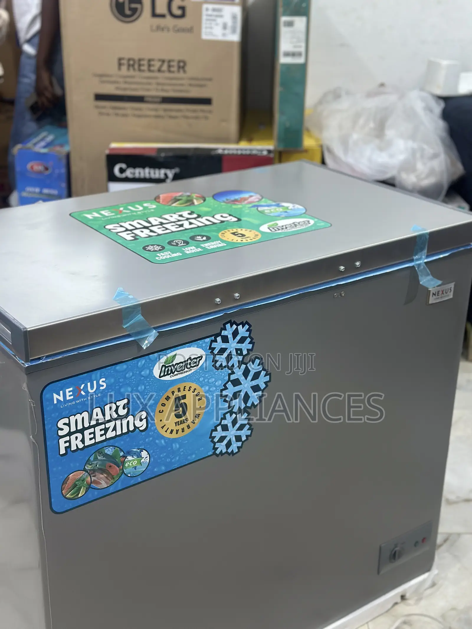 Nexus 200l Smooth Open Chest Freezer Features an Easy to Clean