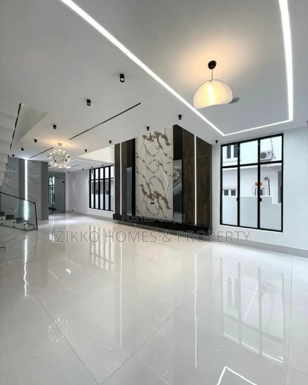 5bdrm Duplex in Chevron Drive, Lekki for sale