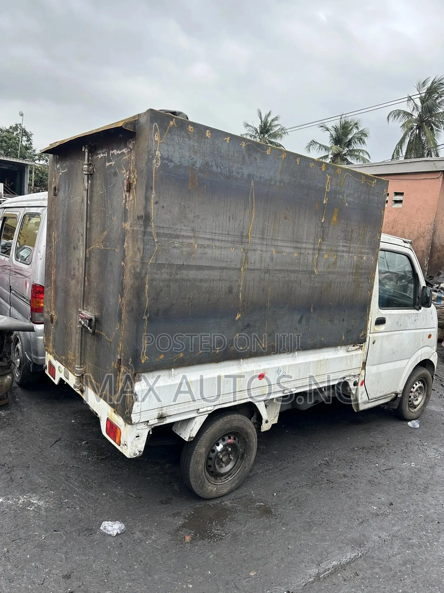 Suzuki Carry 2010(Container Body) White