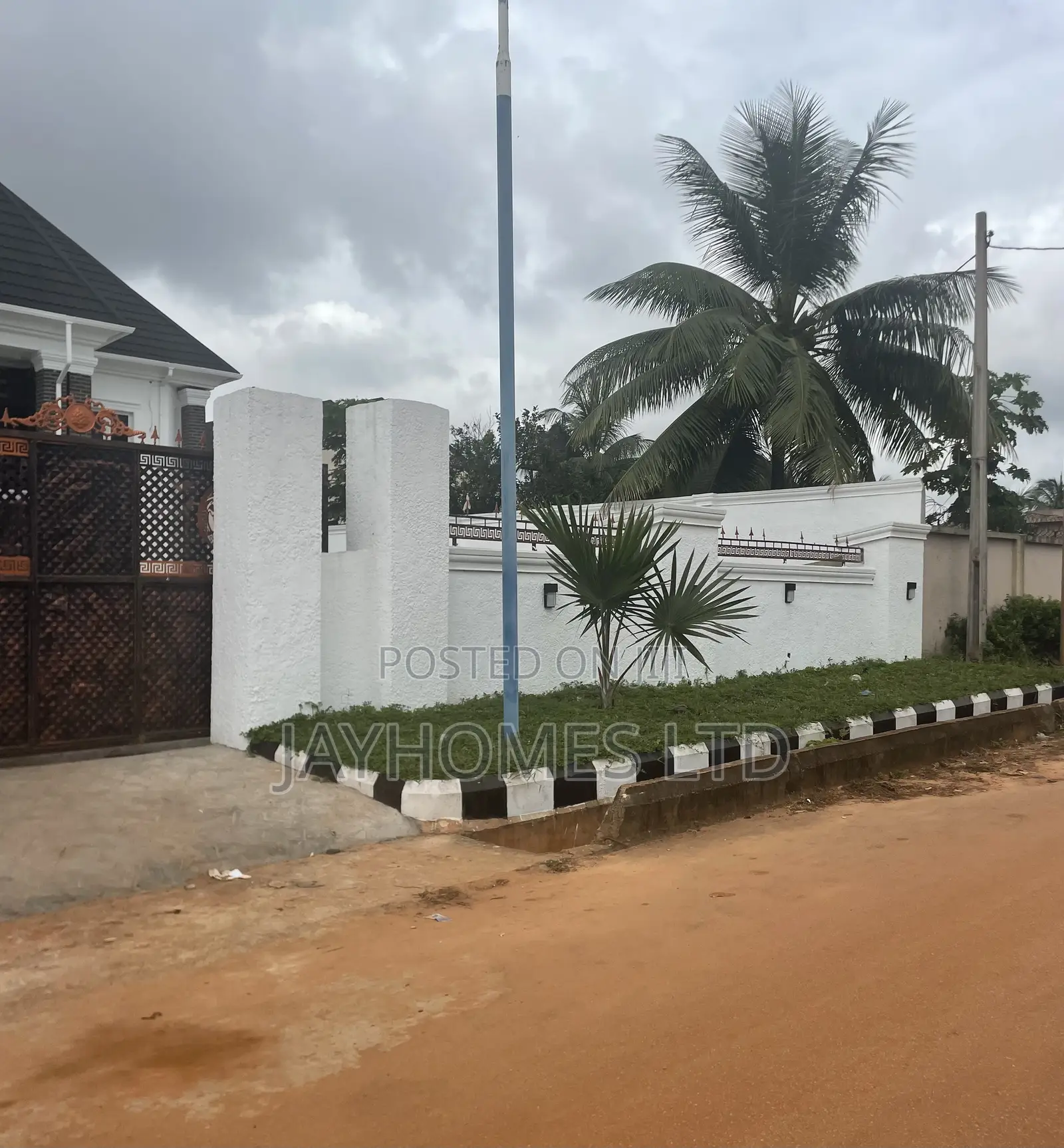 6 Bedroom Duplex on a 70by100 for Sale at Midwifery Asaba