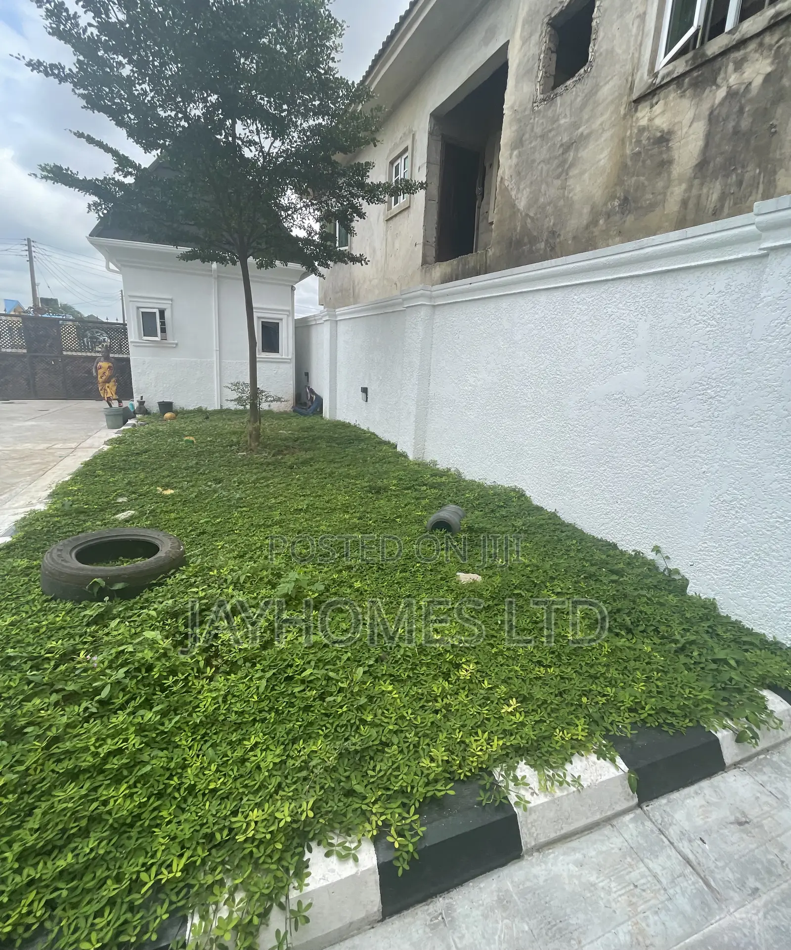 6 Bedroom Duplex on a 70by100 for Sale at Midwifery Asaba