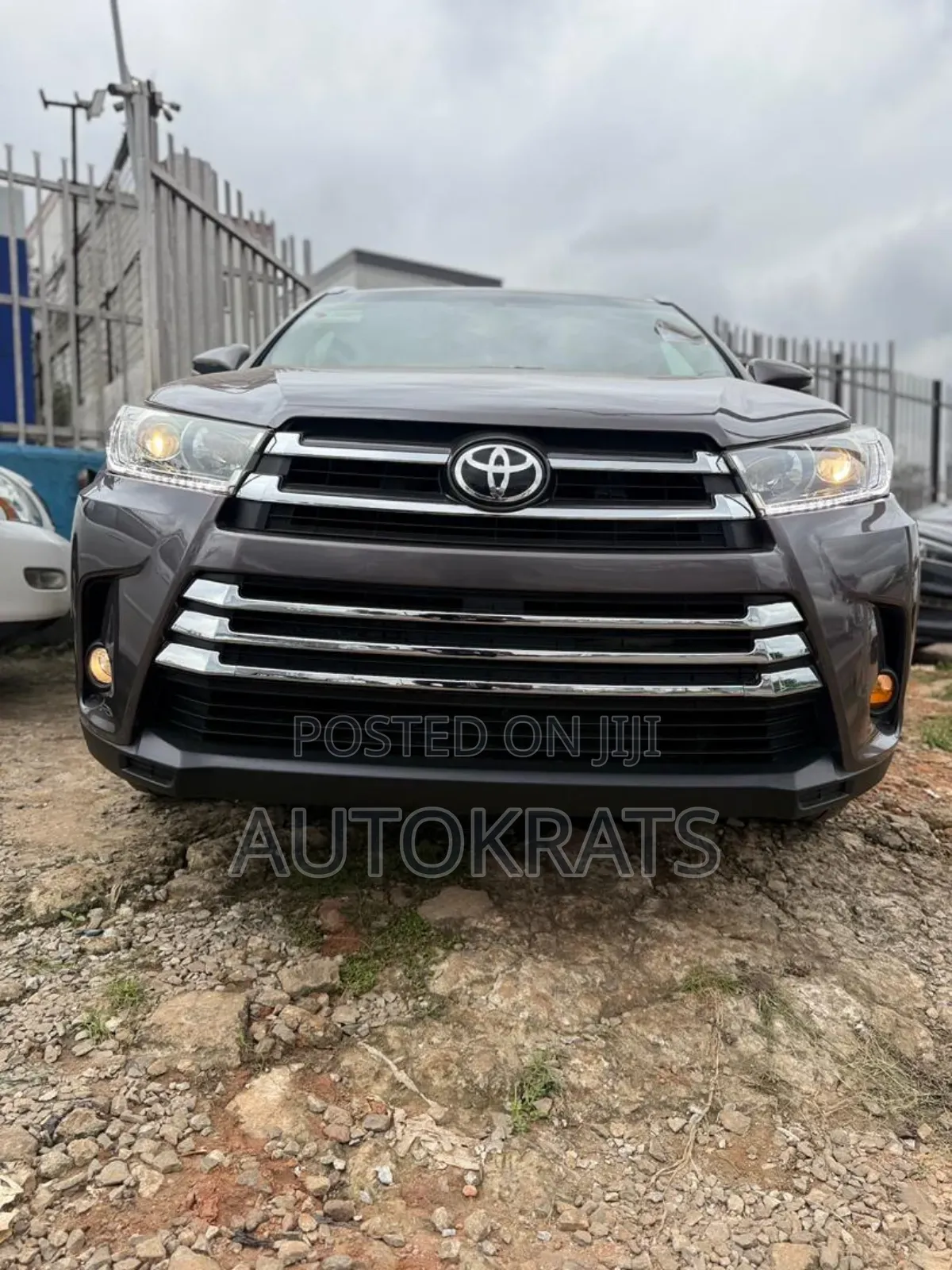 Toyota Highlander XLE V6 4x4 (3.5L 6cyl 6A) 2016 Brown