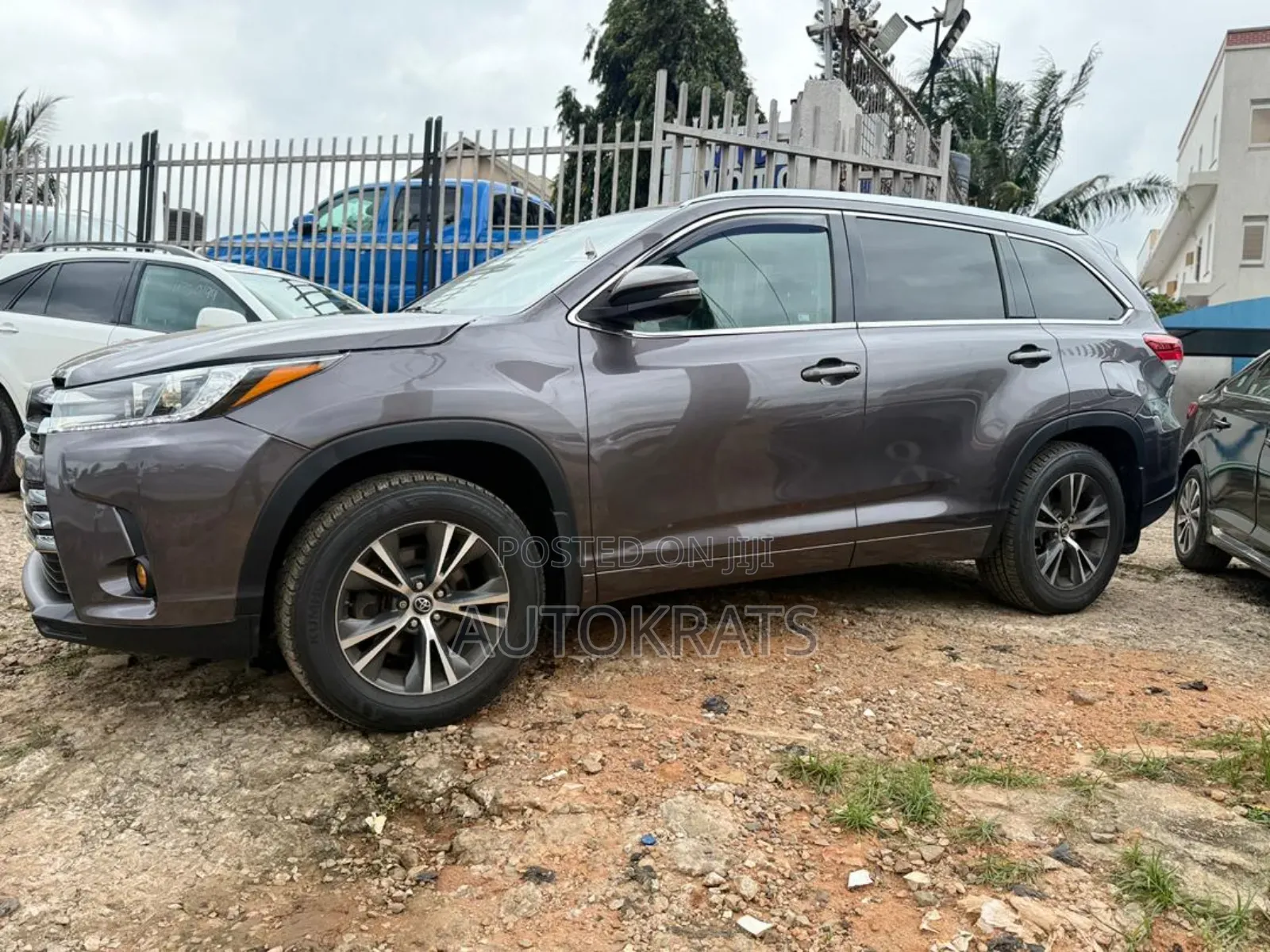 Toyota Highlander XLE V6 4x4 (3.5L 6cyl 6A) 2016 Brown