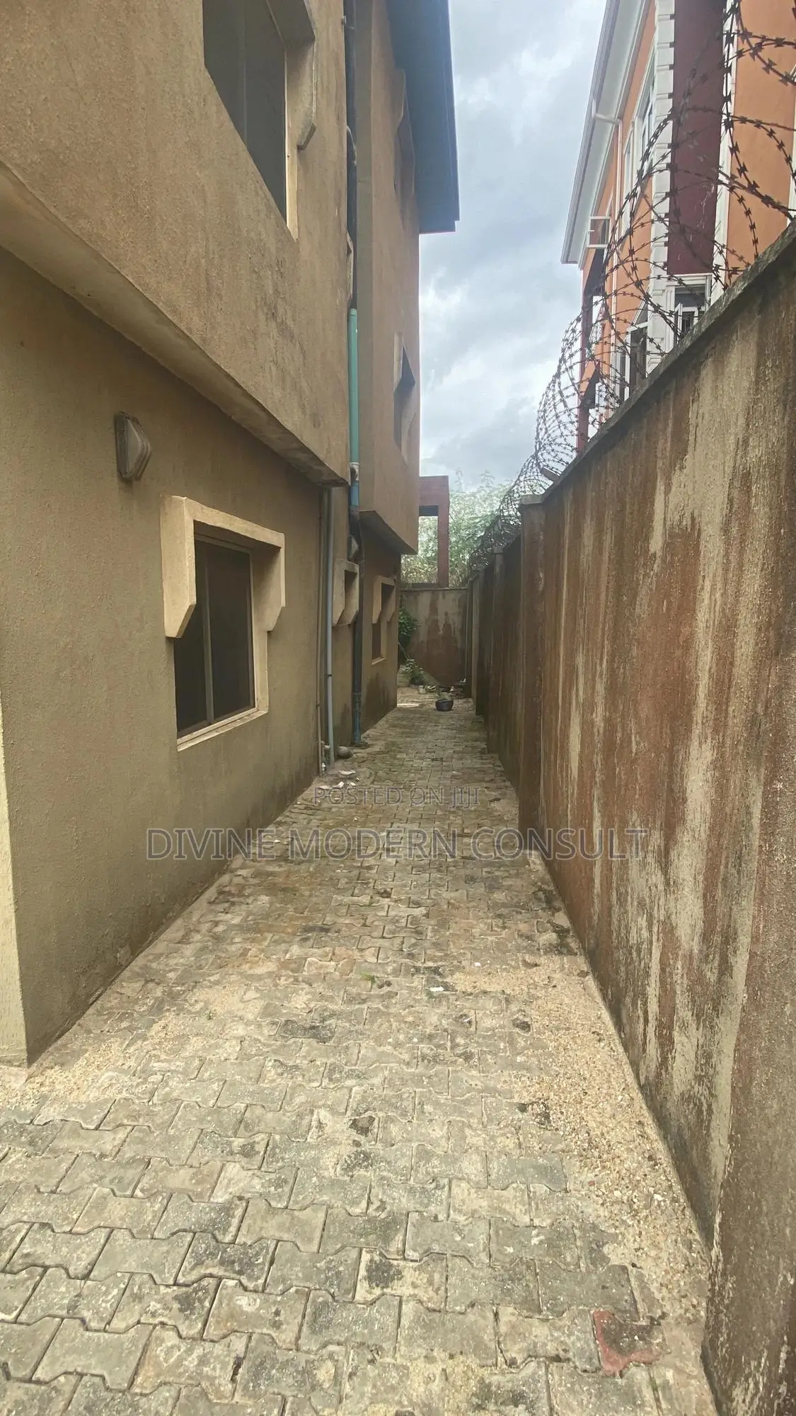 3bdrm Block of Flats in Private Estate, Abule Egba for sale