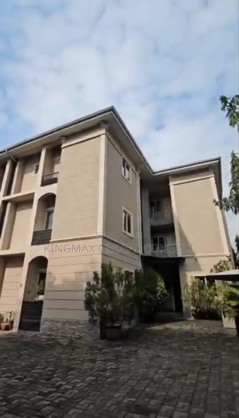 3bdrm Apartment in Wuse Zone Abuja for sale