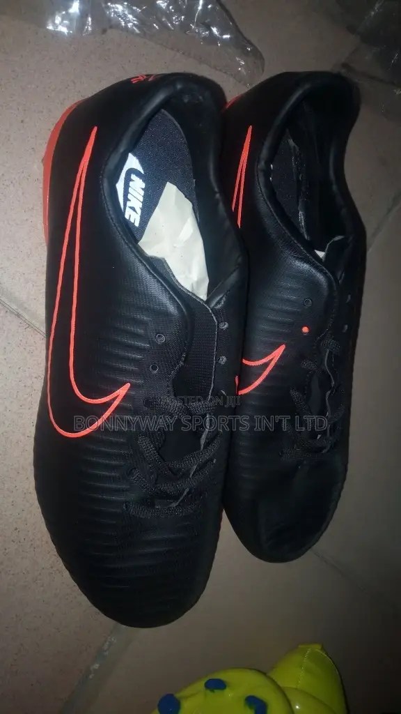 Nike Size 41 Boot