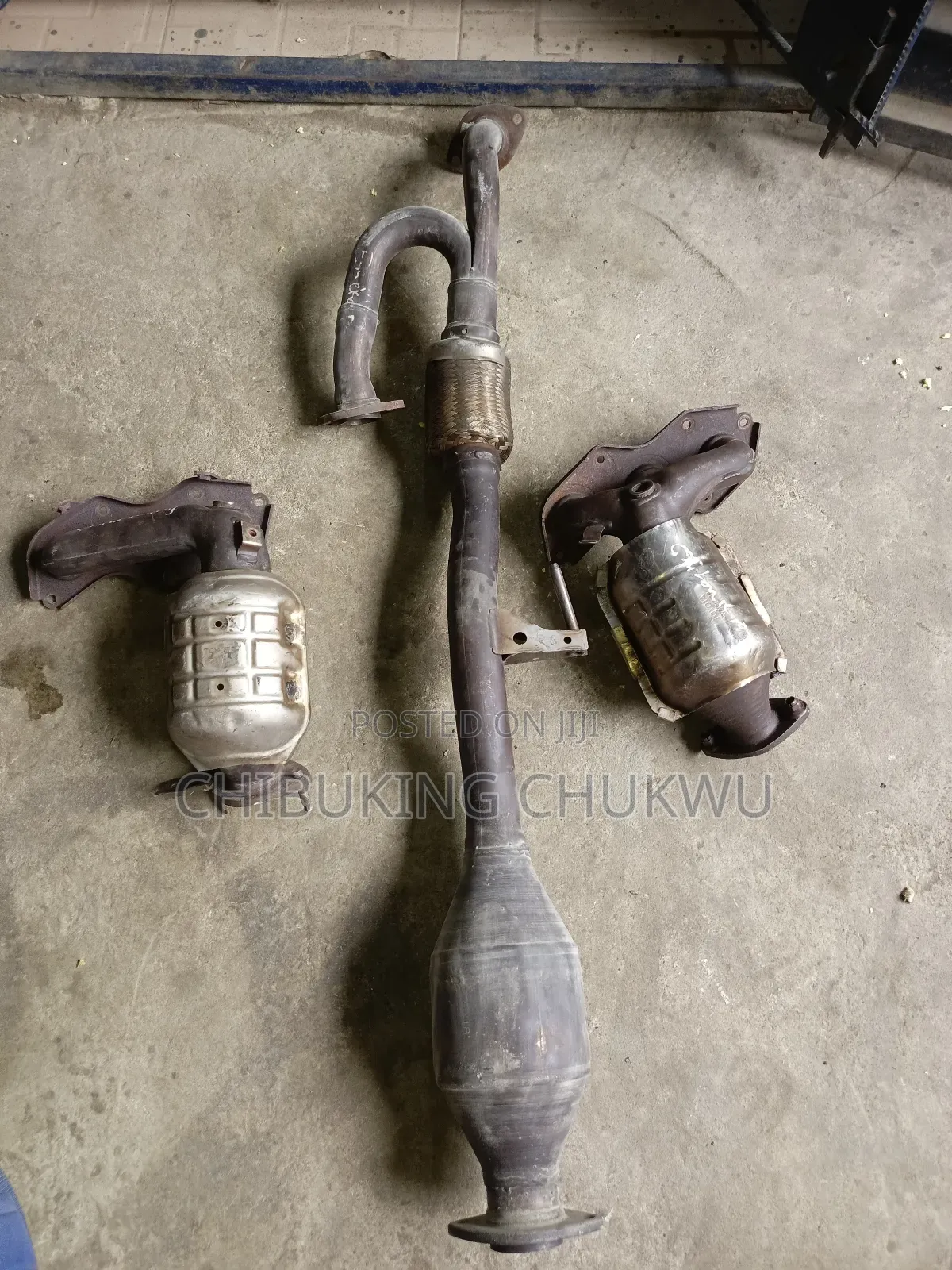 Lexus Es350 2007-2010 Complete Catalytic Converter Exhaust Pot.