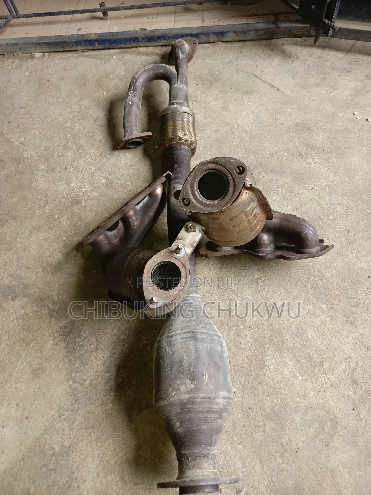 Lexus Es350 2007-2010 Complete Catalytic Converter Exhaust Pot.