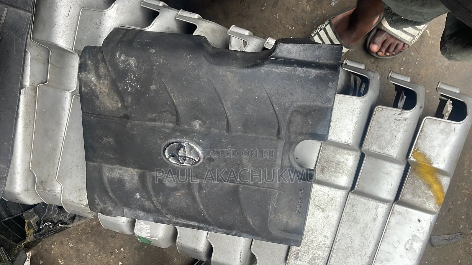 Toyota Sienna 012 Engine Cover