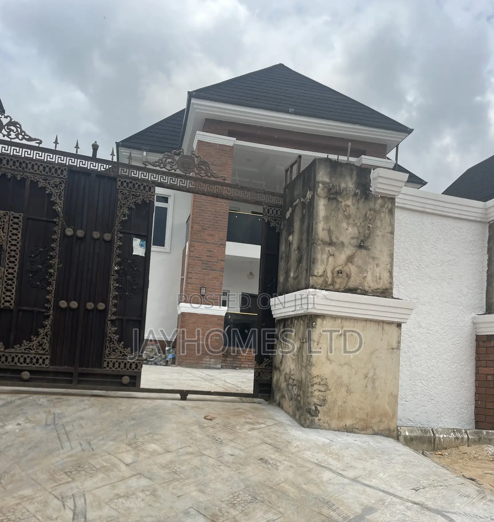 4 Bedroom Duplex for Sale at Back of Hampton Okpanam Road Asaba