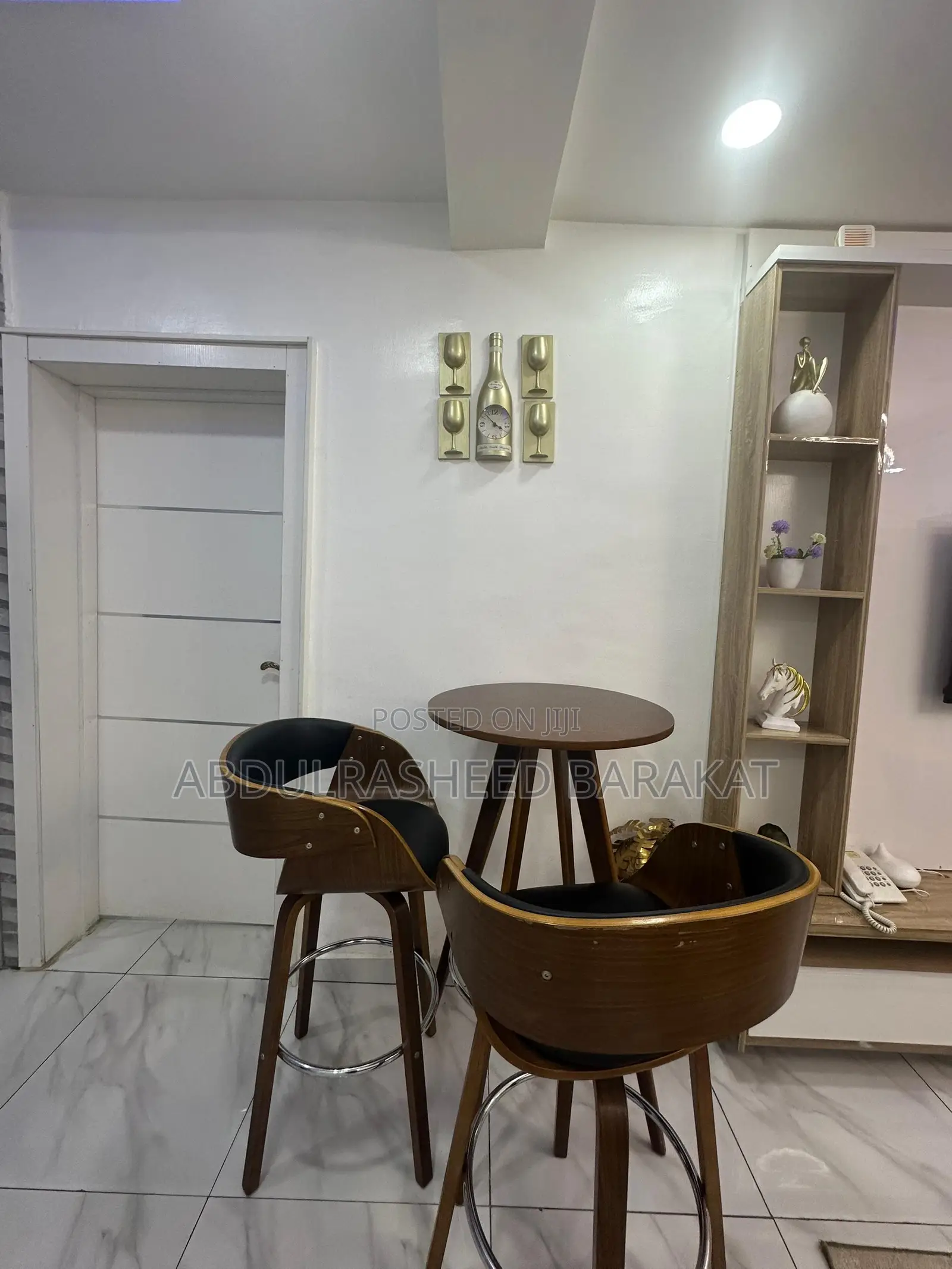 Tastefully Furnished Perfect for Pictures One Bedroom Apartment