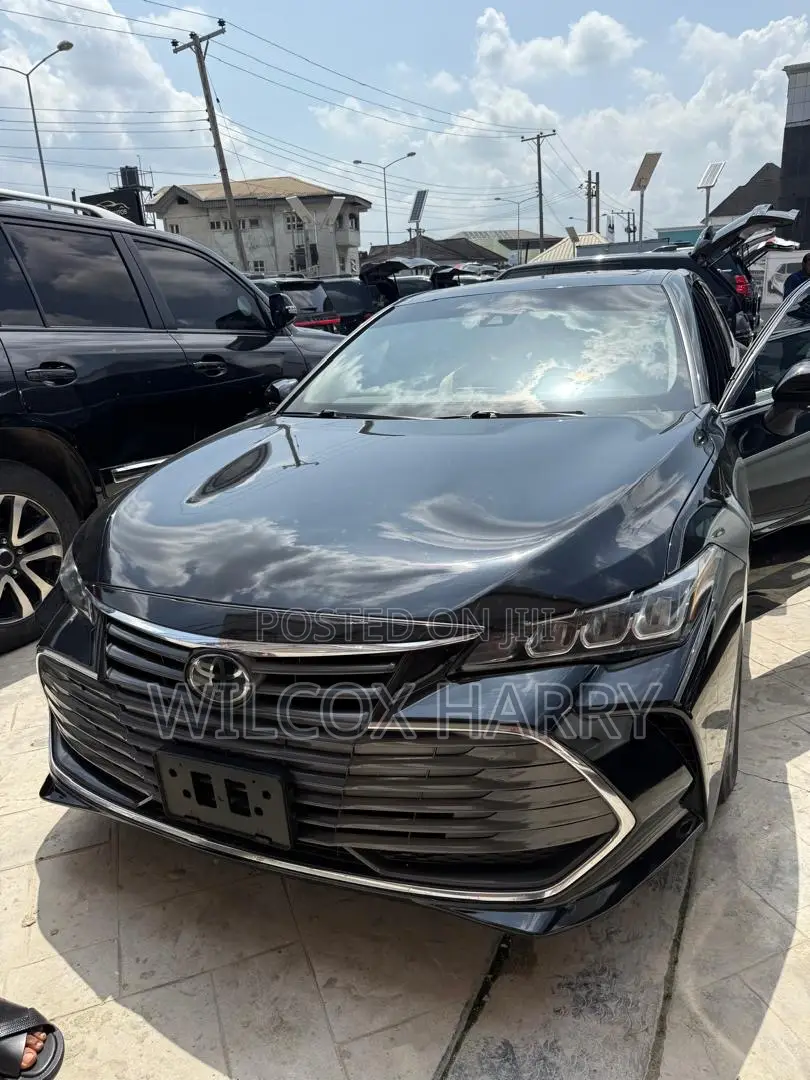 Toyota Avalon XLE 2021 Black