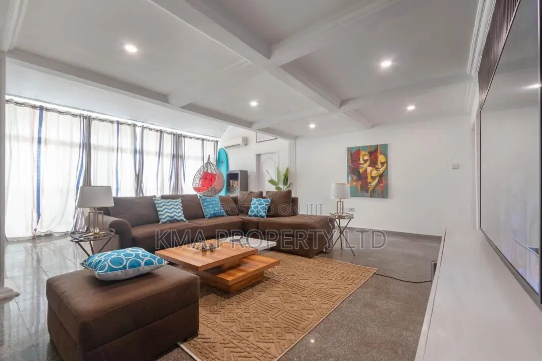 Luxurious 2 Bedroom Duplexes ( Waterfront )