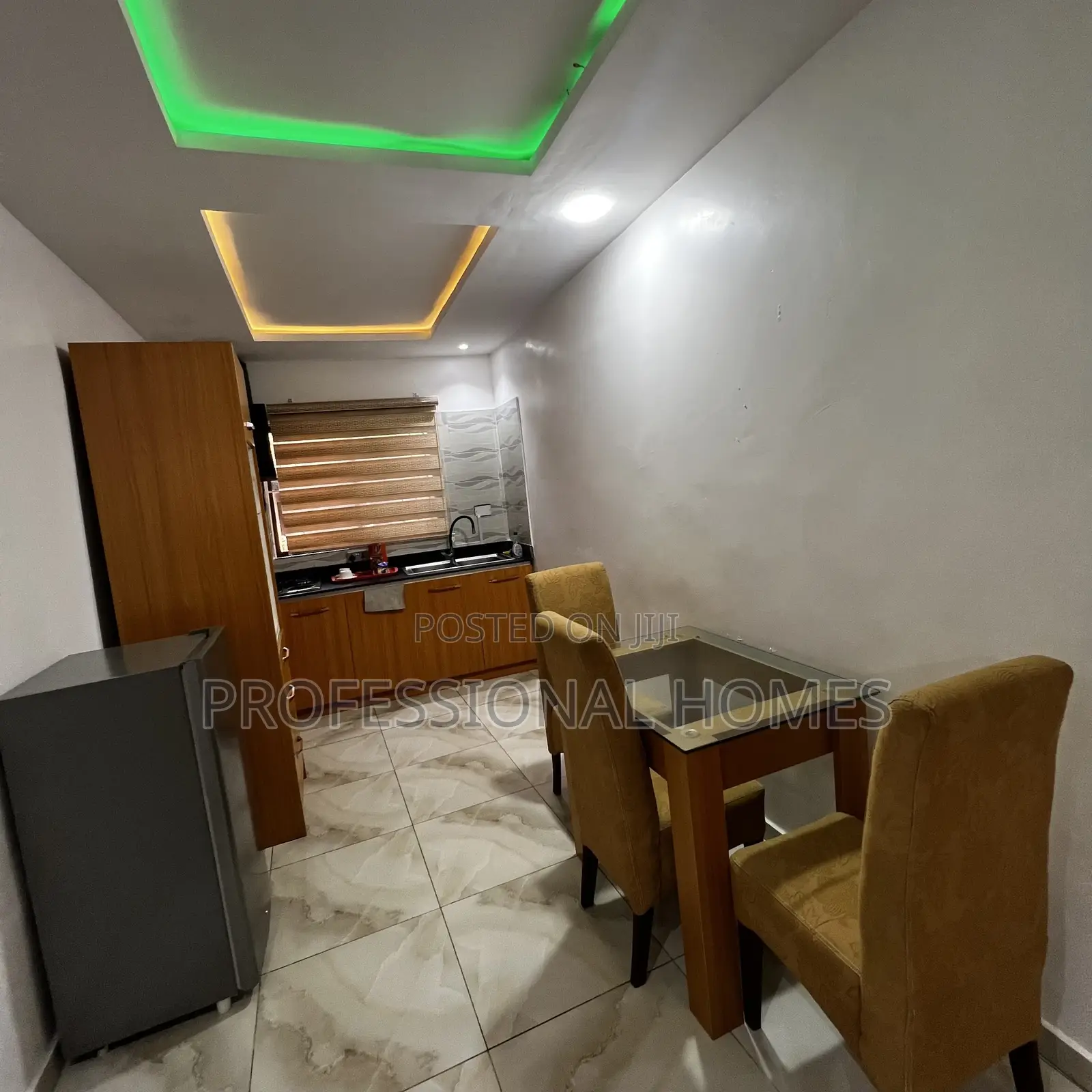 Modern 2 Bedroom Apartment 24/7 PWR 10min to Airport Ajao Estate