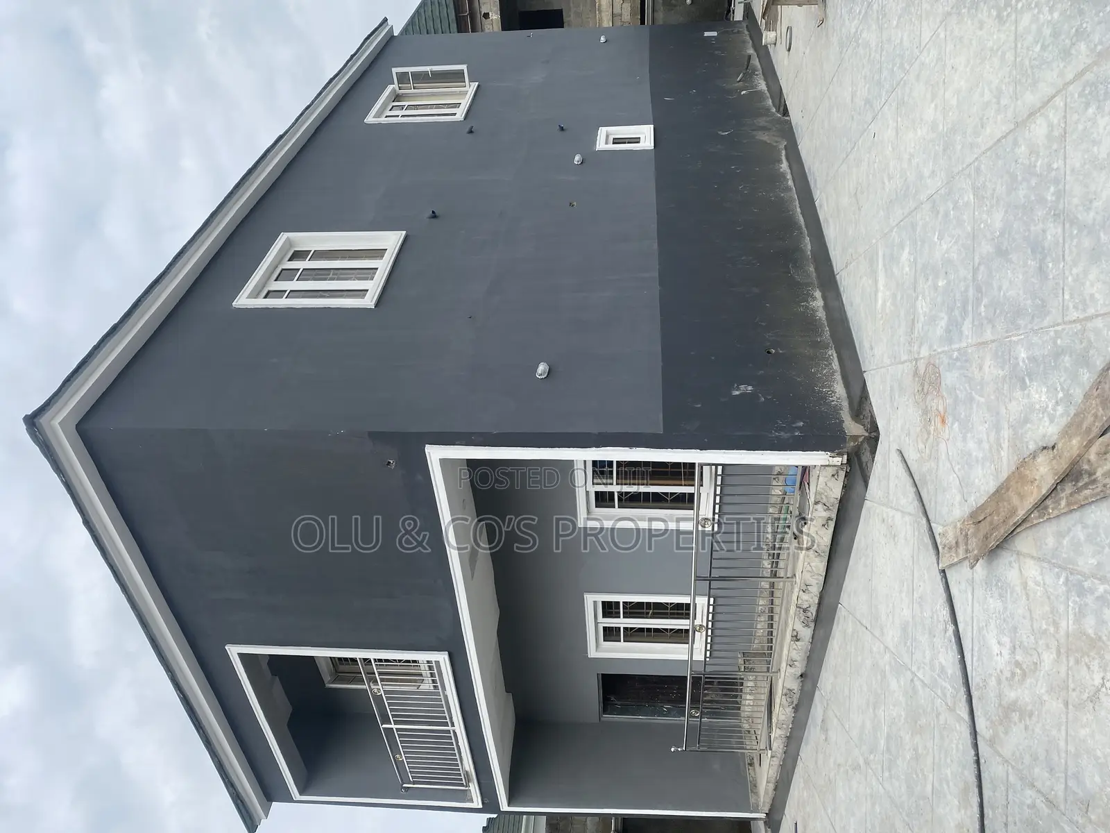 3bdrm Duplex in Leisure Court Estate, Lugbe District for rent