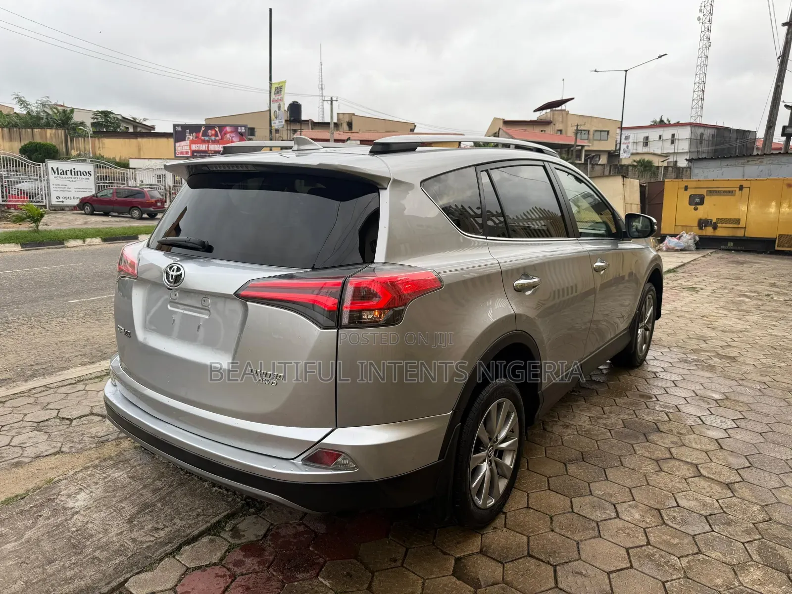 Toyota RAV4 Limited 4dr SUV AWD (2.5L 4cyl 6A) 2018 Silver