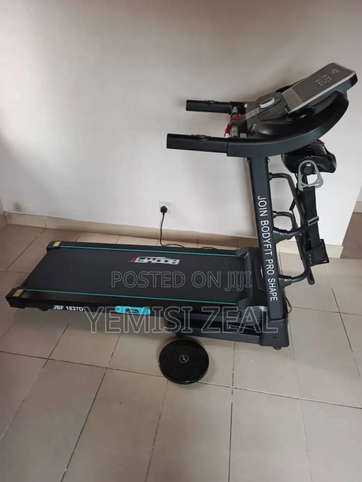 3hp Treadmill Machine With 140kg User Weight With Auto Incline