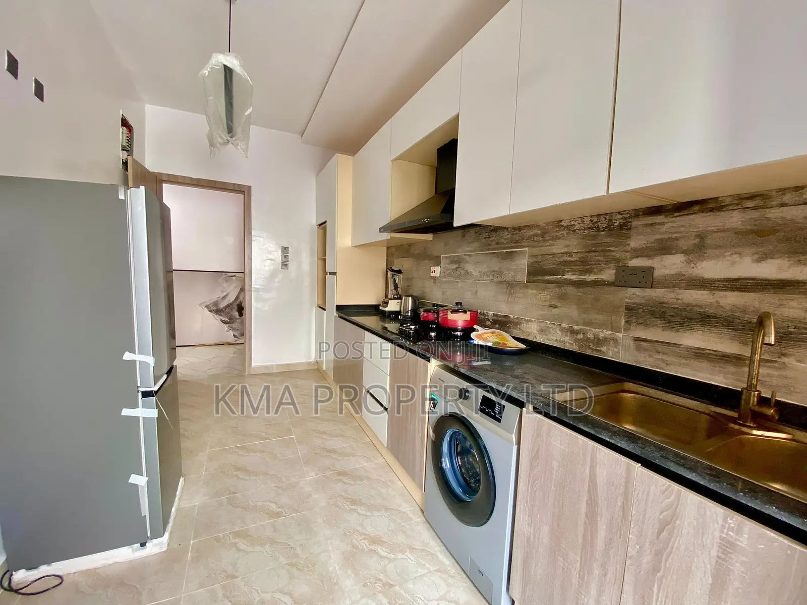 Luxurious 1/2 Bedrooms Apartment With Snooker and Swimming Pool