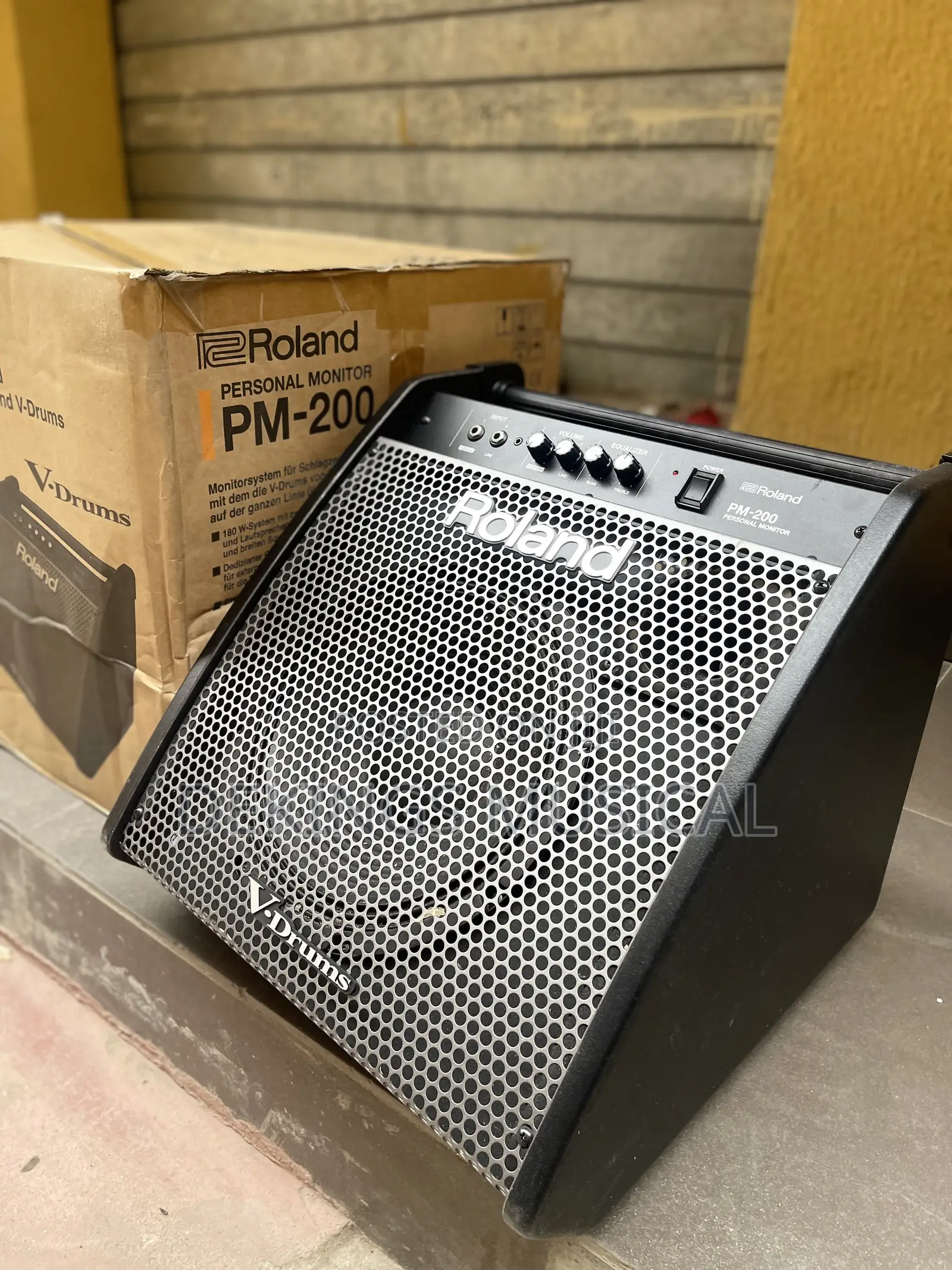 Roland Pm-200 Compact Electronic v-Drum Set Monitor, 180-Watt